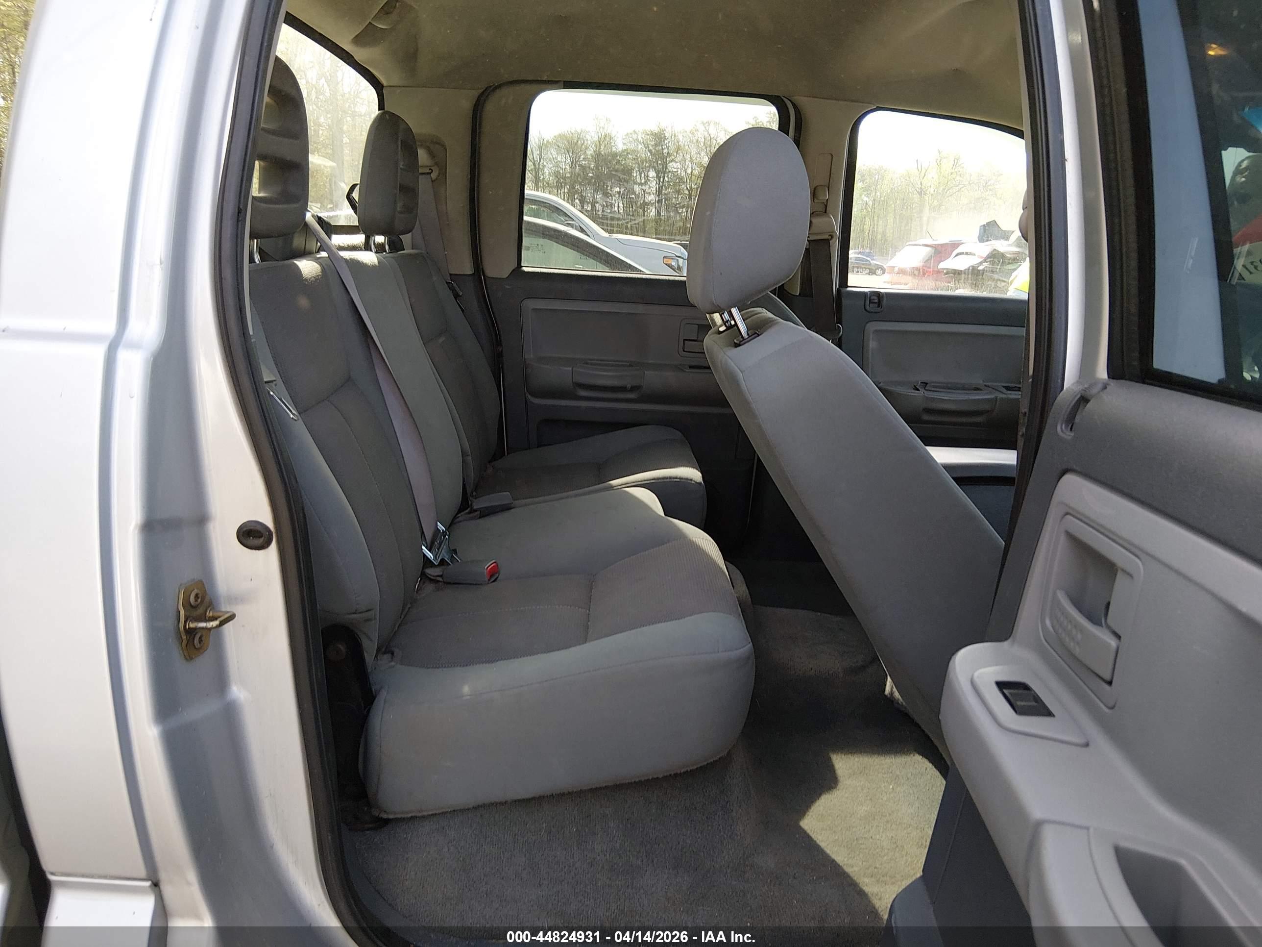 DODGE DAKOTA image 8