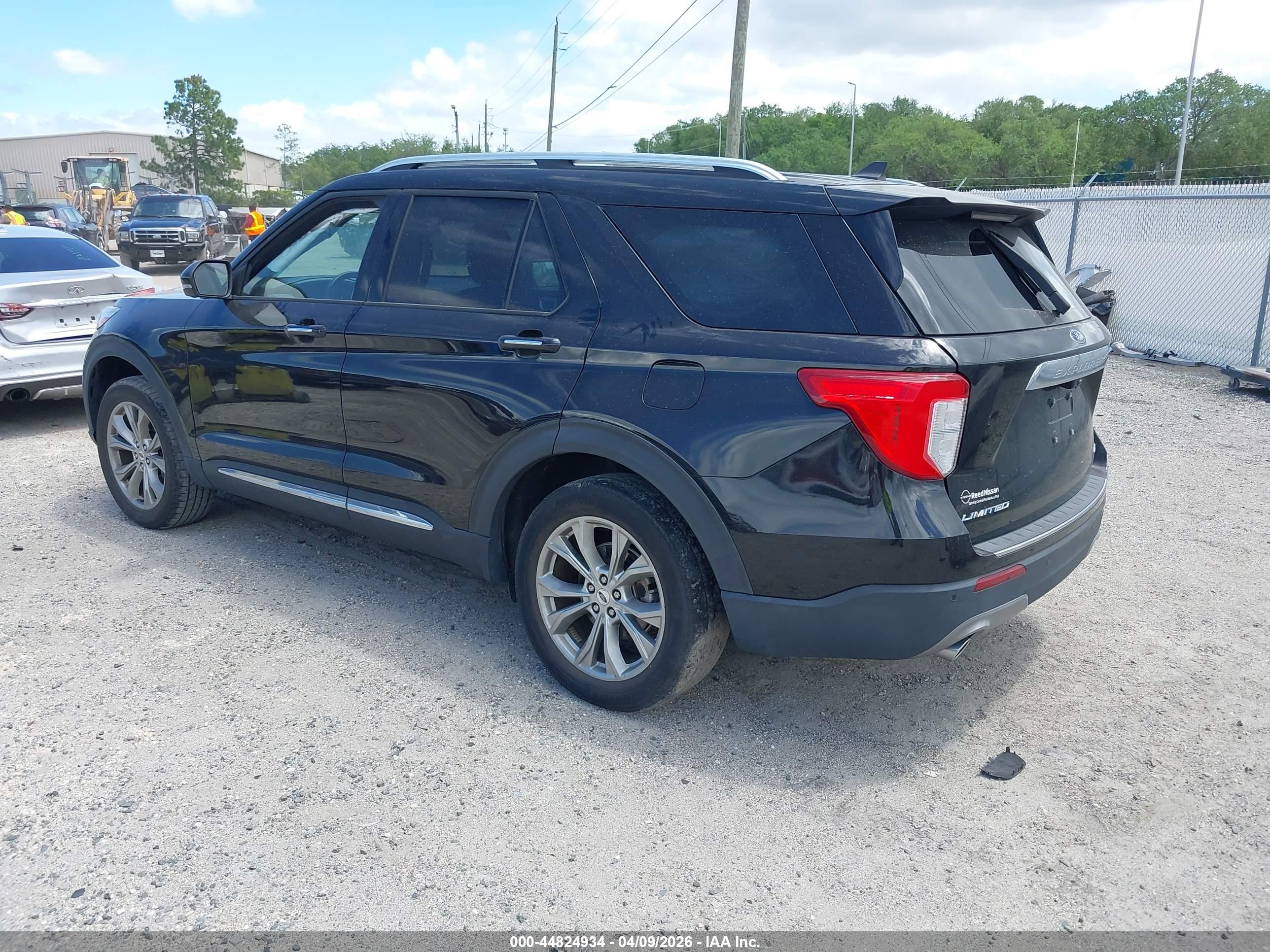 FORD EXPLORER image 3