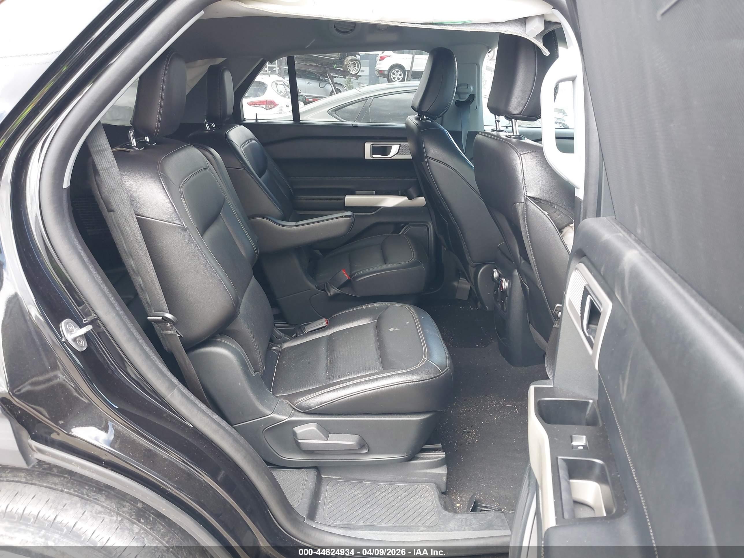 FORD EXPLORER image 8