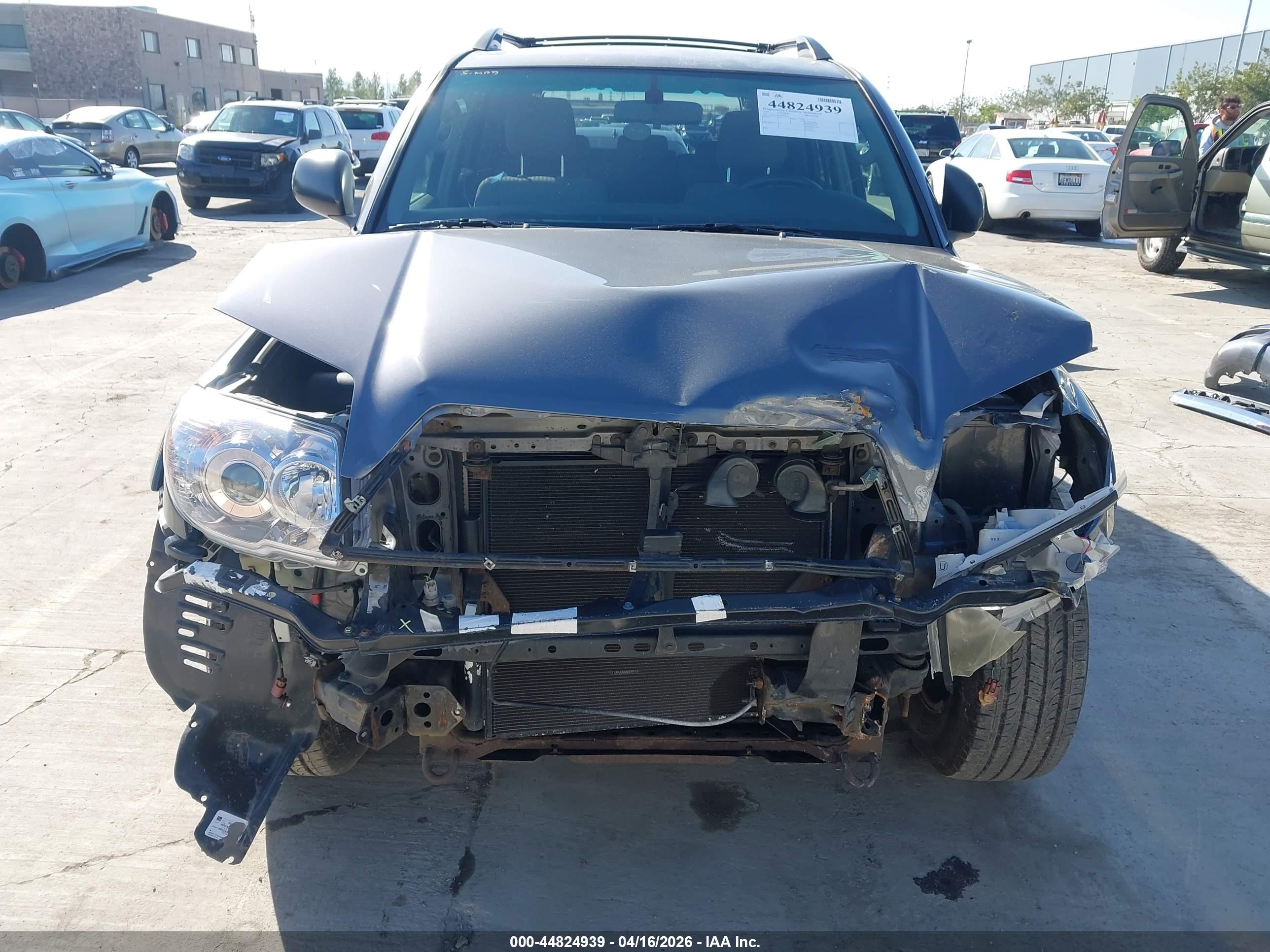 TOYOTA 4RUNNER image 6