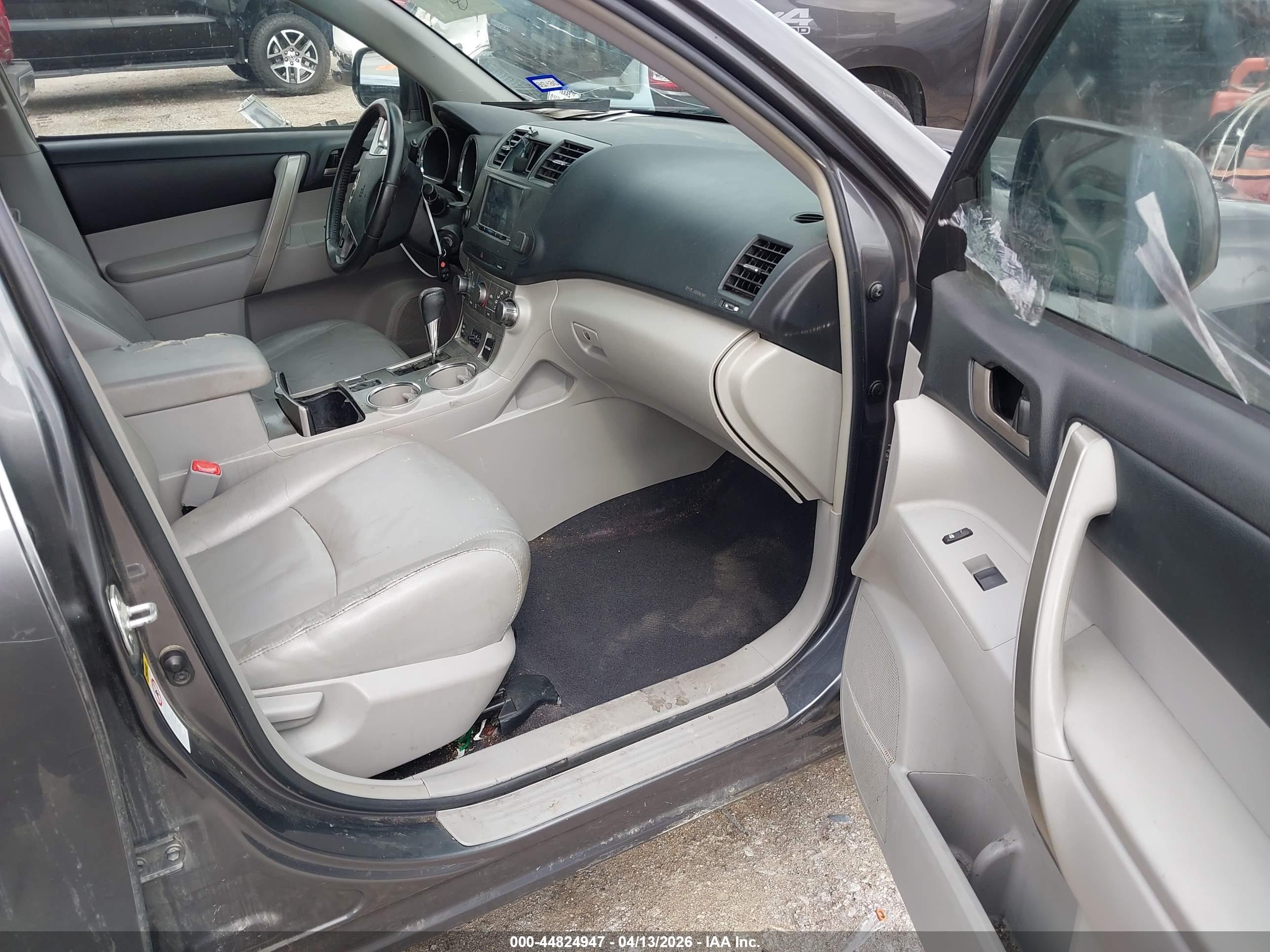 TOYOTA HIGHLANDER image 5