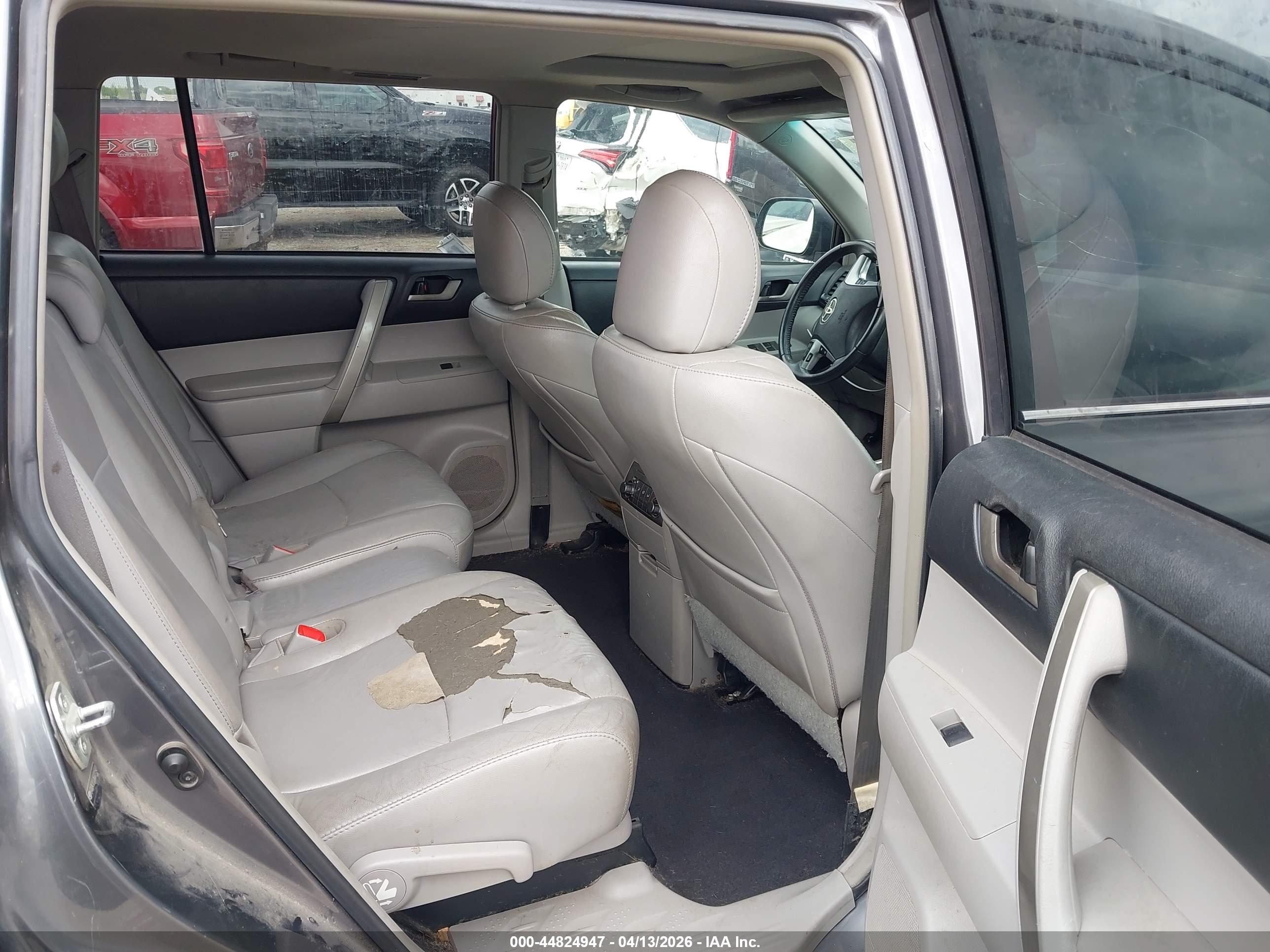 TOYOTA HIGHLANDER image 8