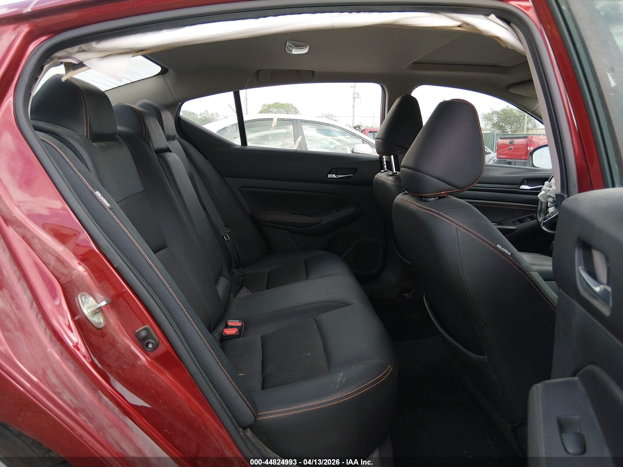 NISSAN ALTIMA image 8
