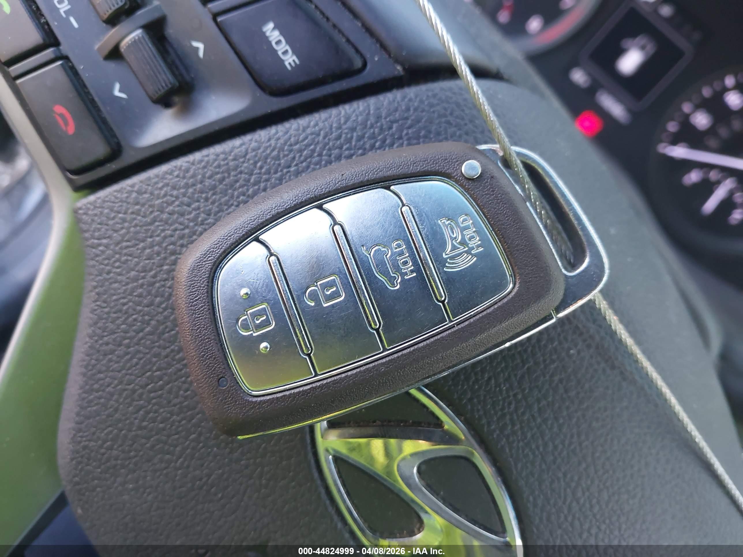 HYUNDAI TUCSON image 11