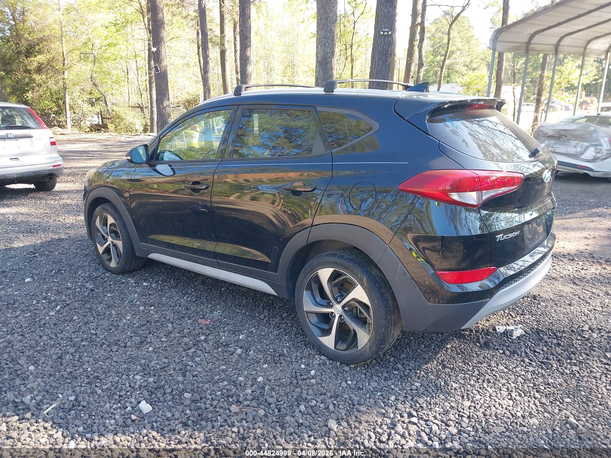 HYUNDAI TUCSON image 3