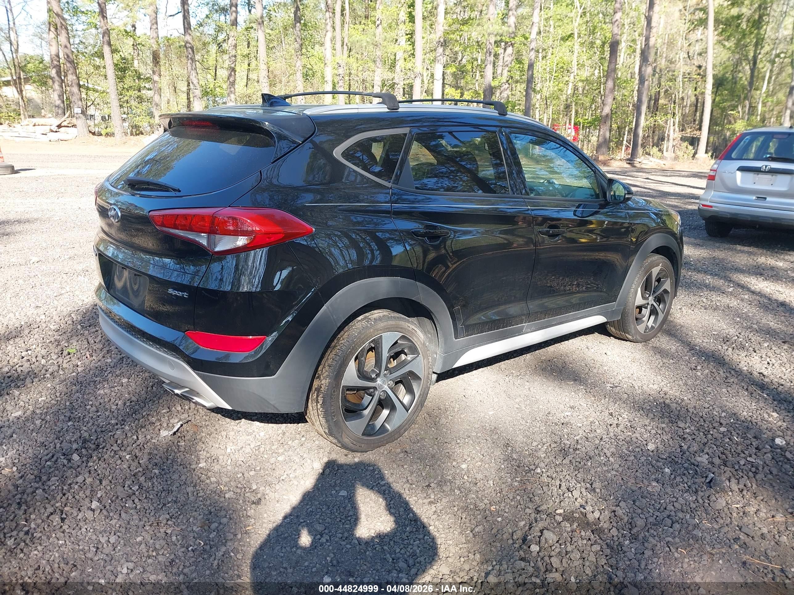 HYUNDAI TUCSON image 4