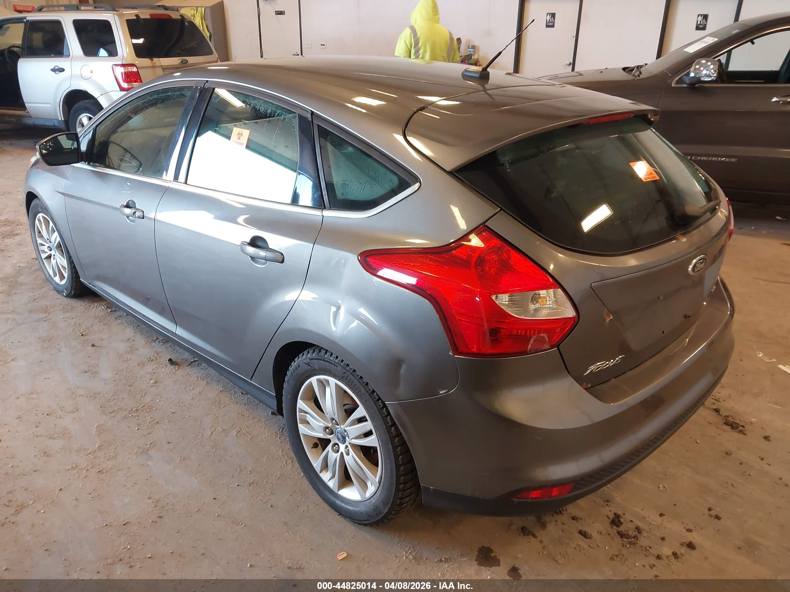 FORD FOCUS image 3