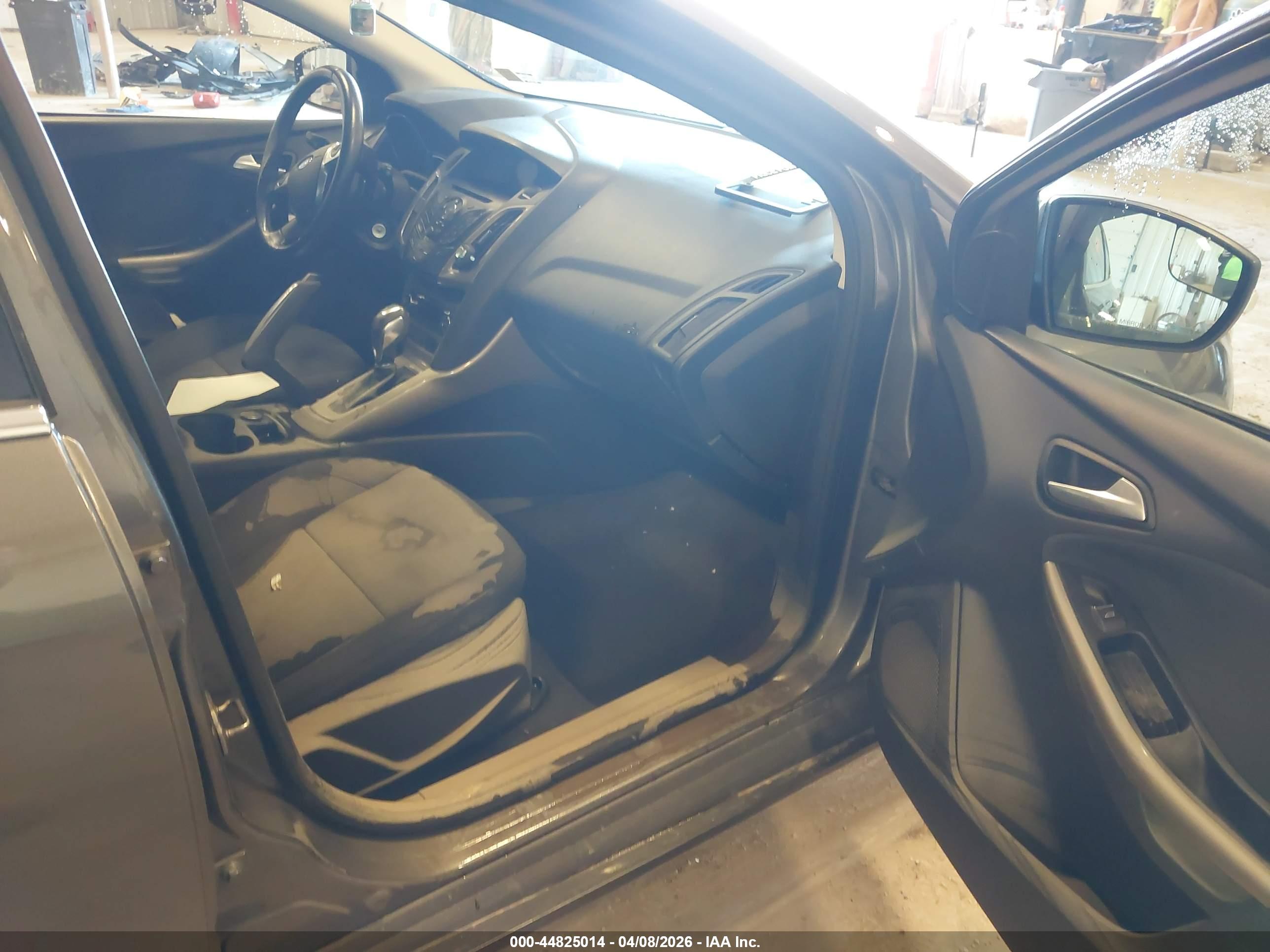 FORD FOCUS image 5