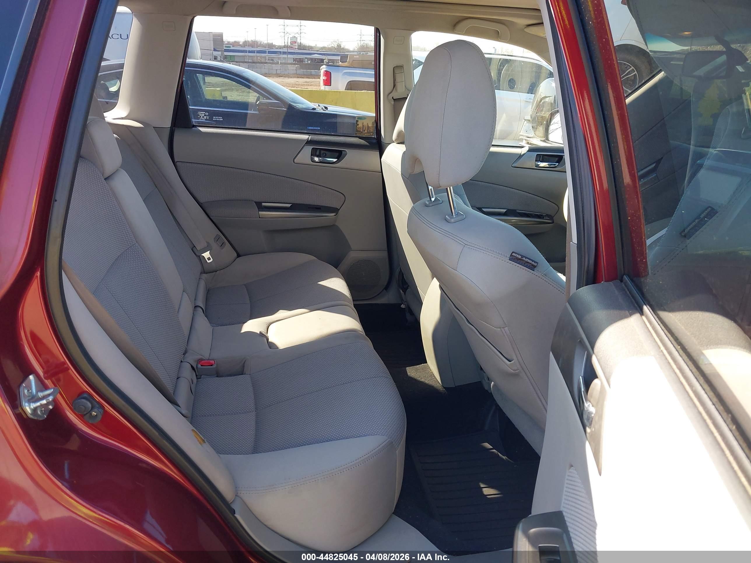 SUBARU FORESTER image 8