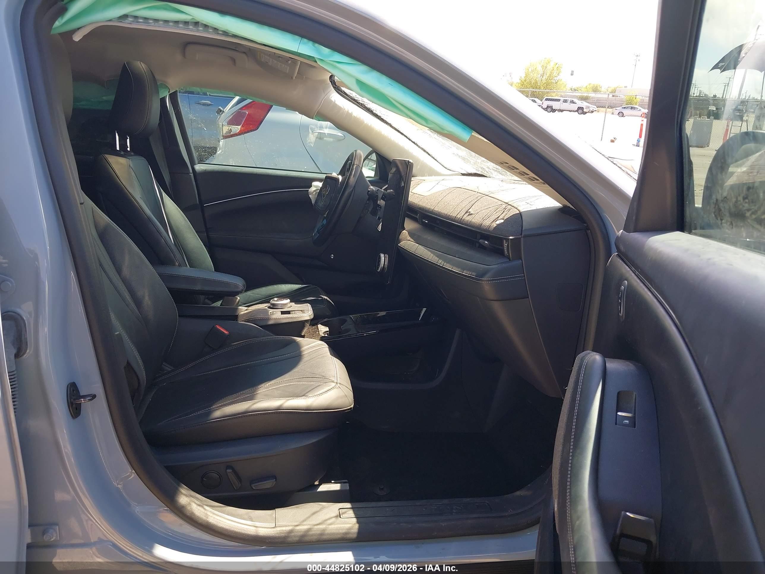 FORD MUSTANG image 5