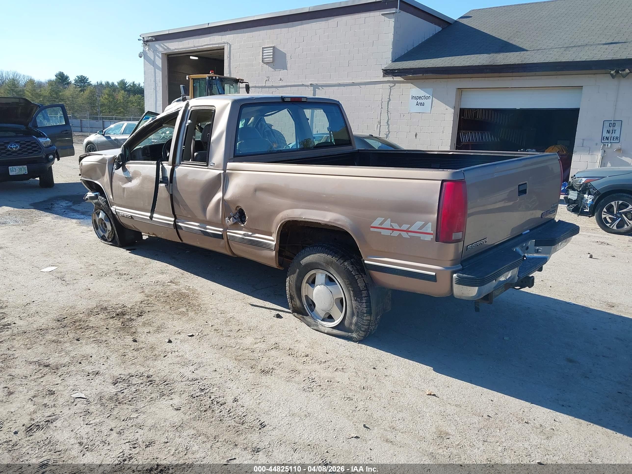 GMC SIERRA image 3