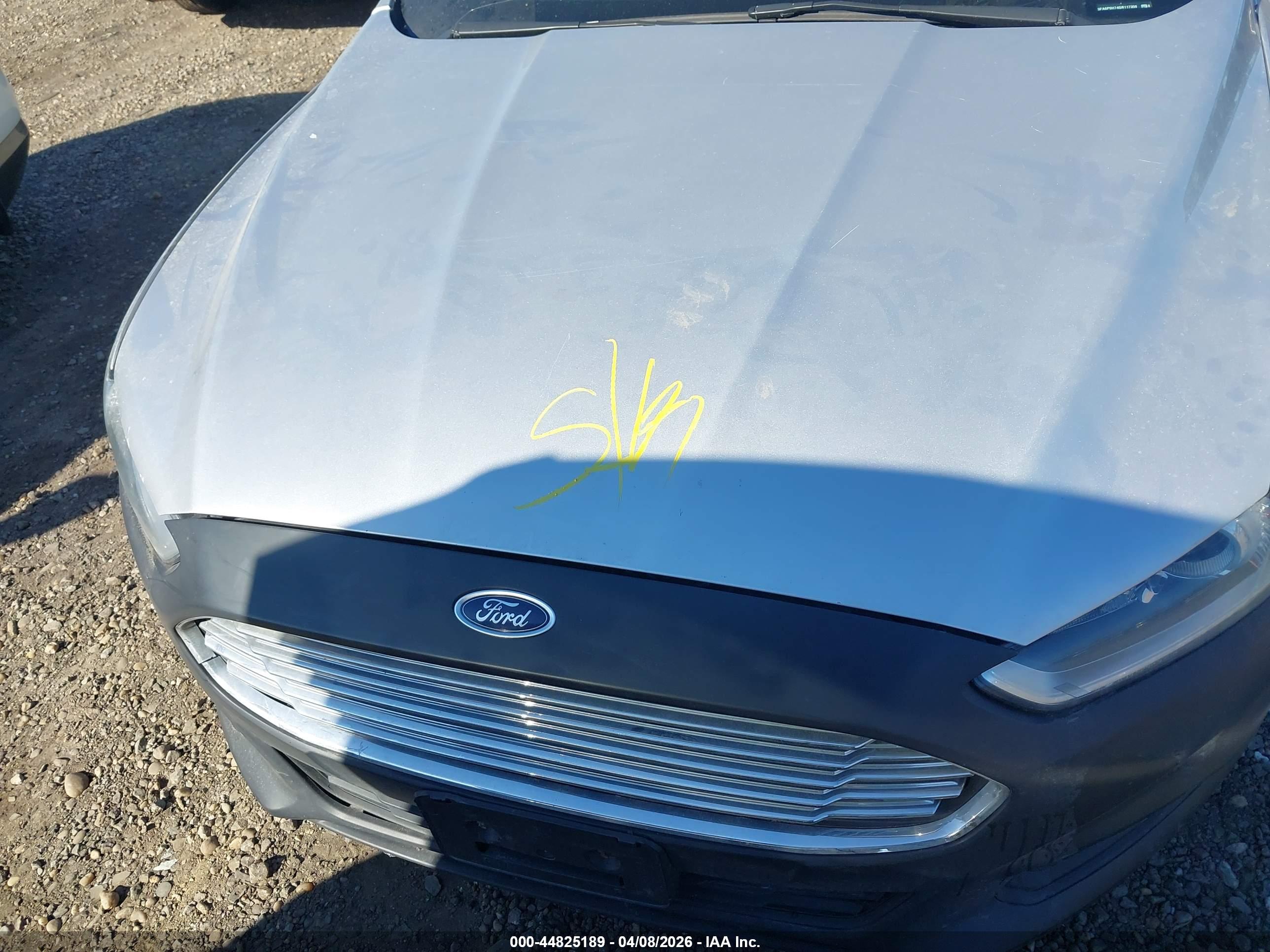 FORD FUSION image 10