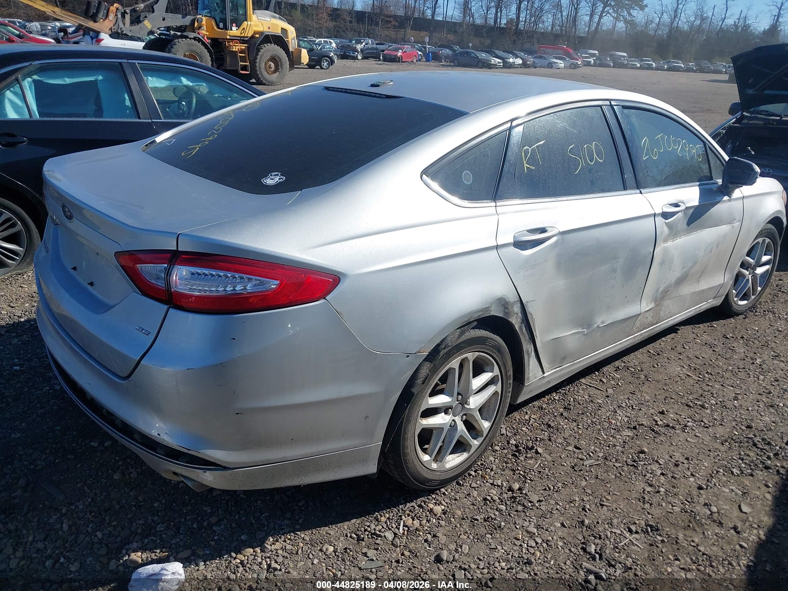 FORD FUSION image 4