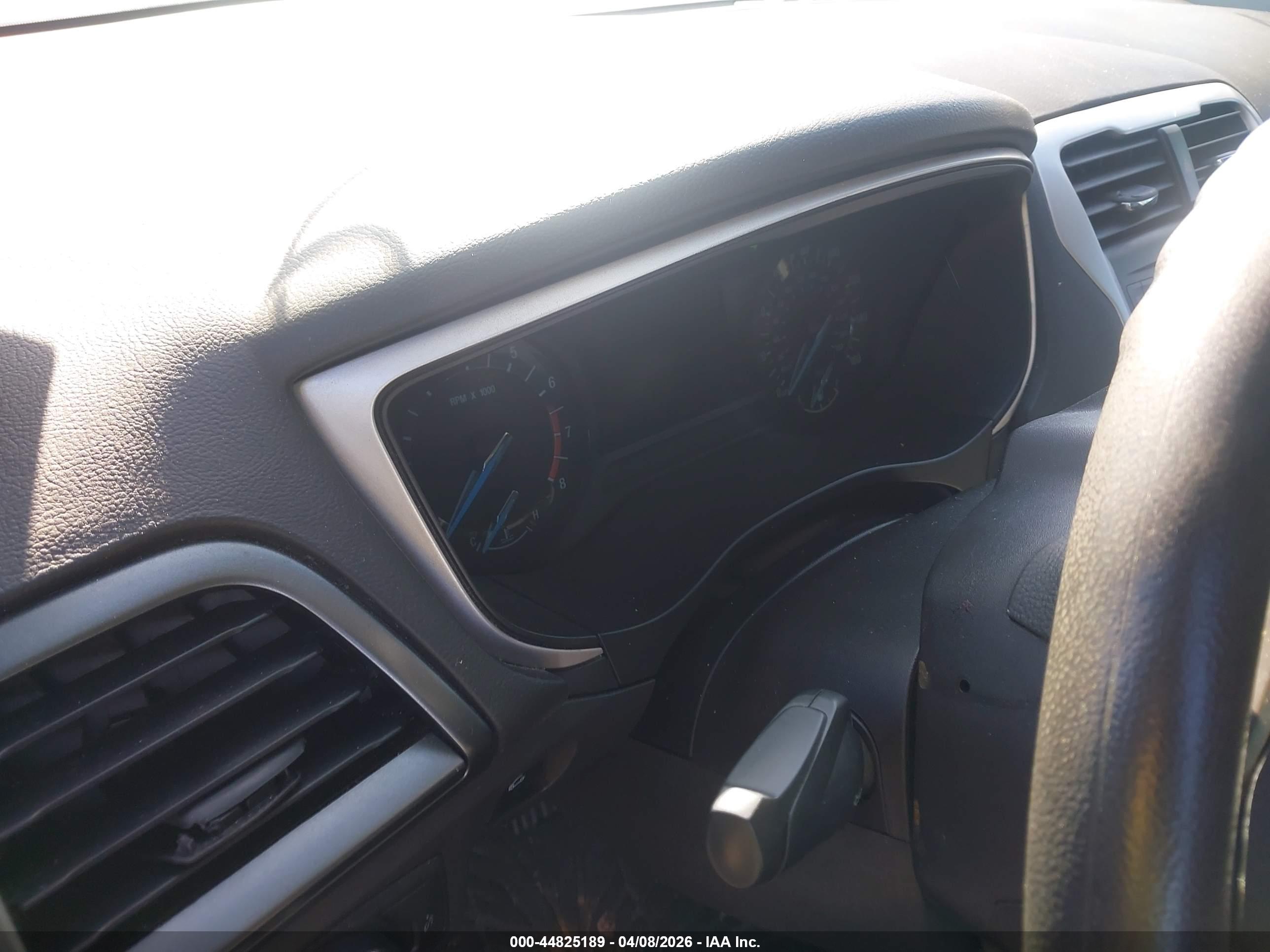 FORD FUSION image 7