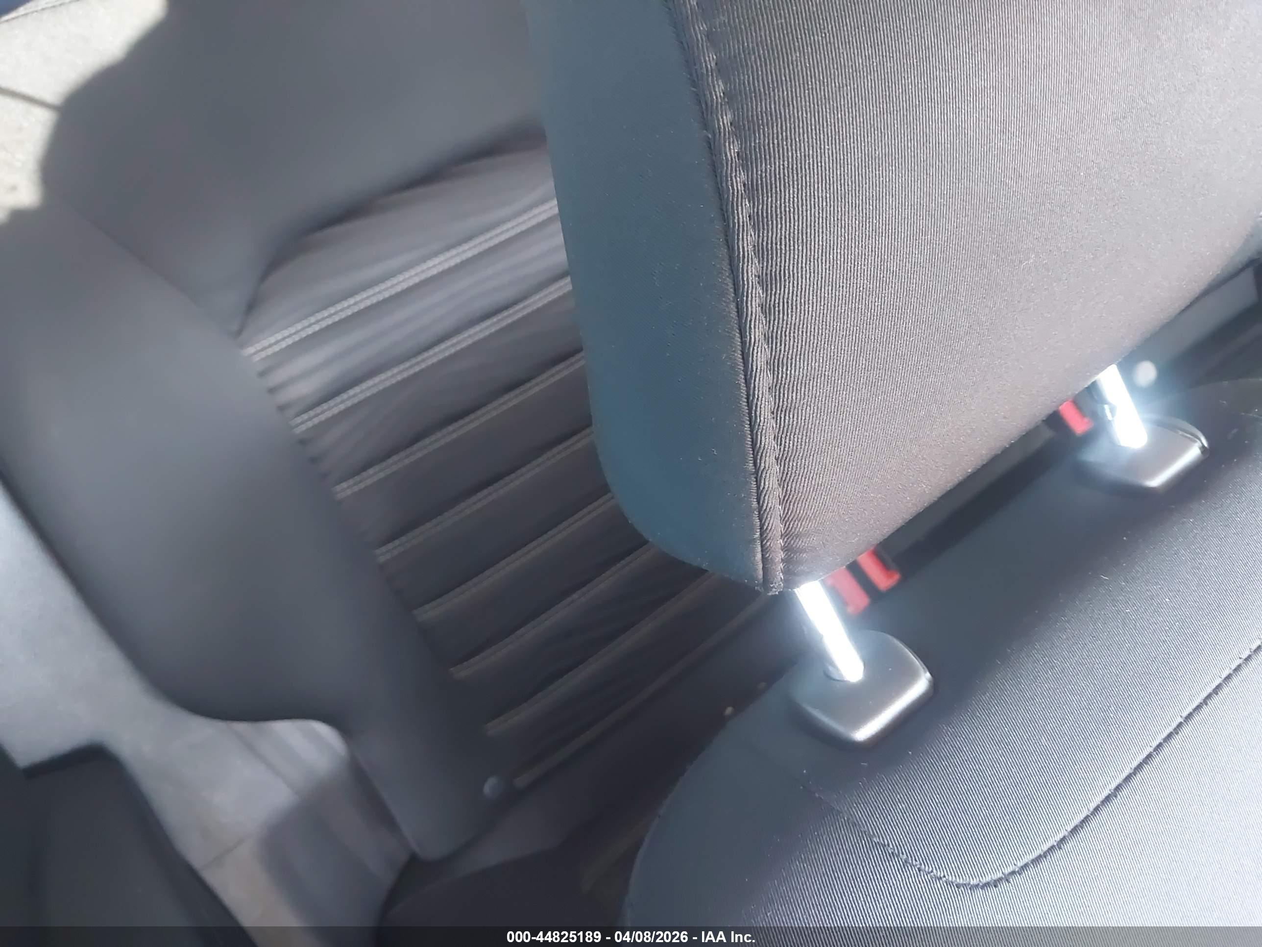 FORD FUSION image 8