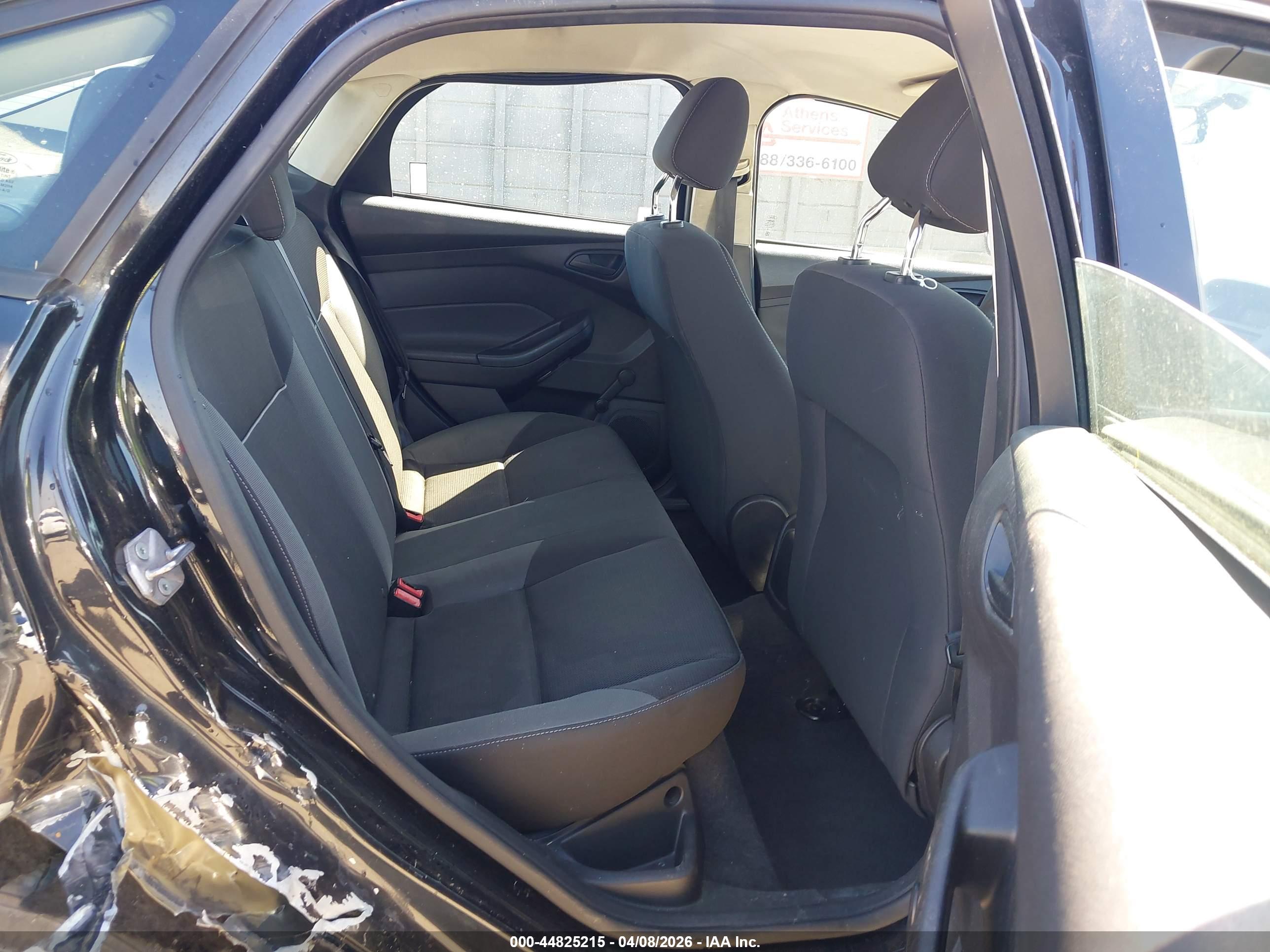 FORD FOCUS image 8