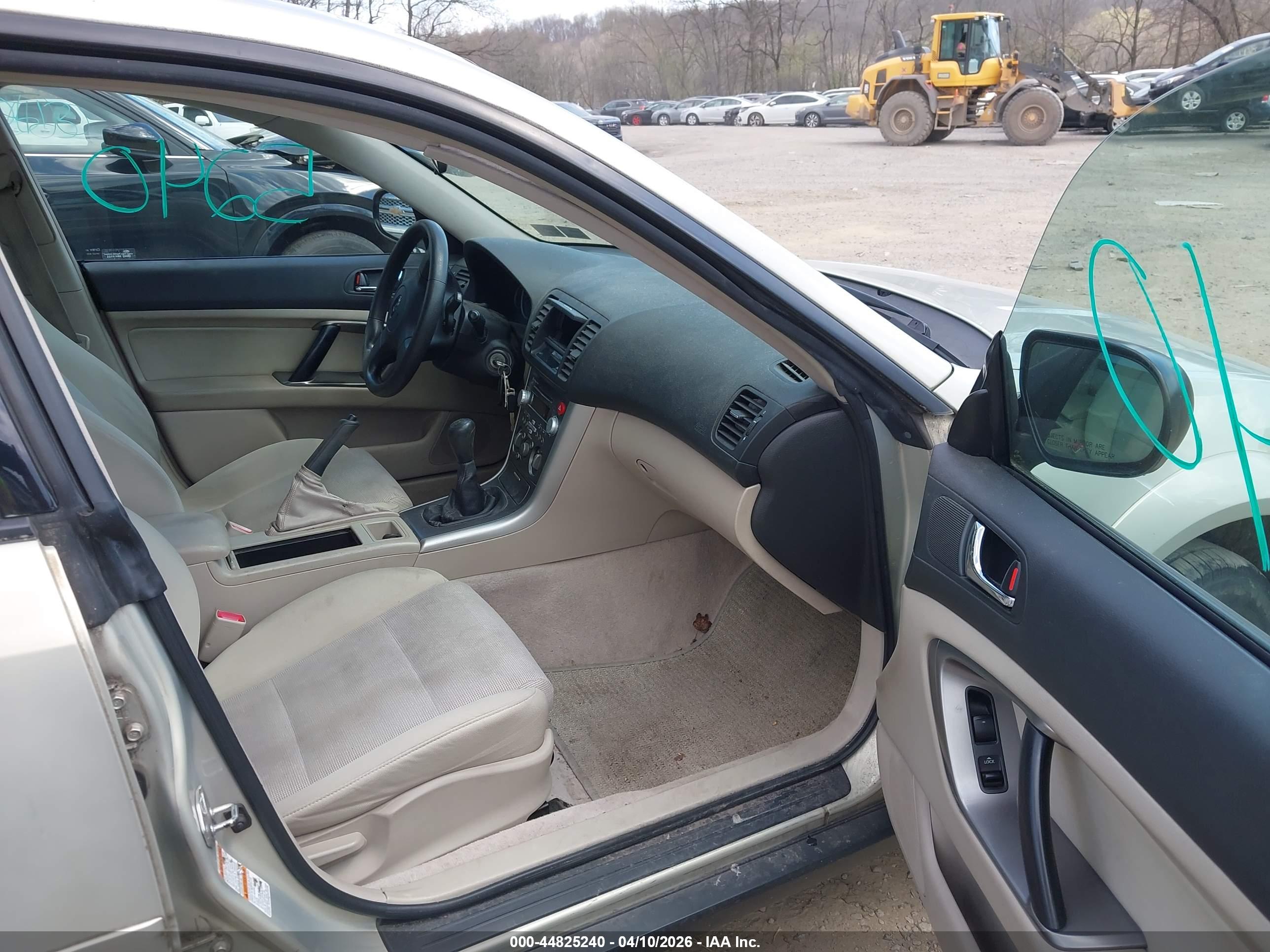 SUBARU OUTBACK image 5