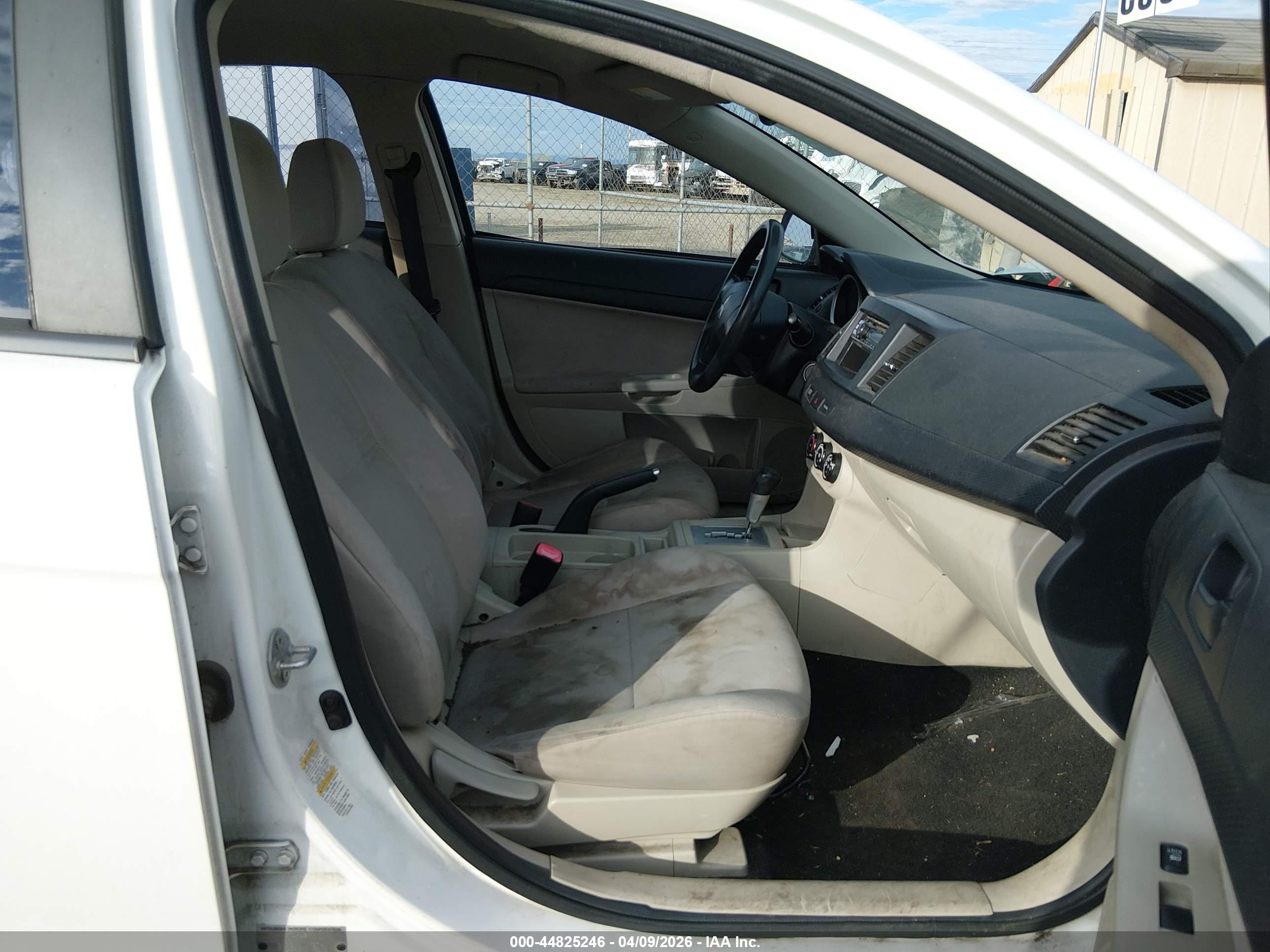 MITSUBISHI LANCER image 5
