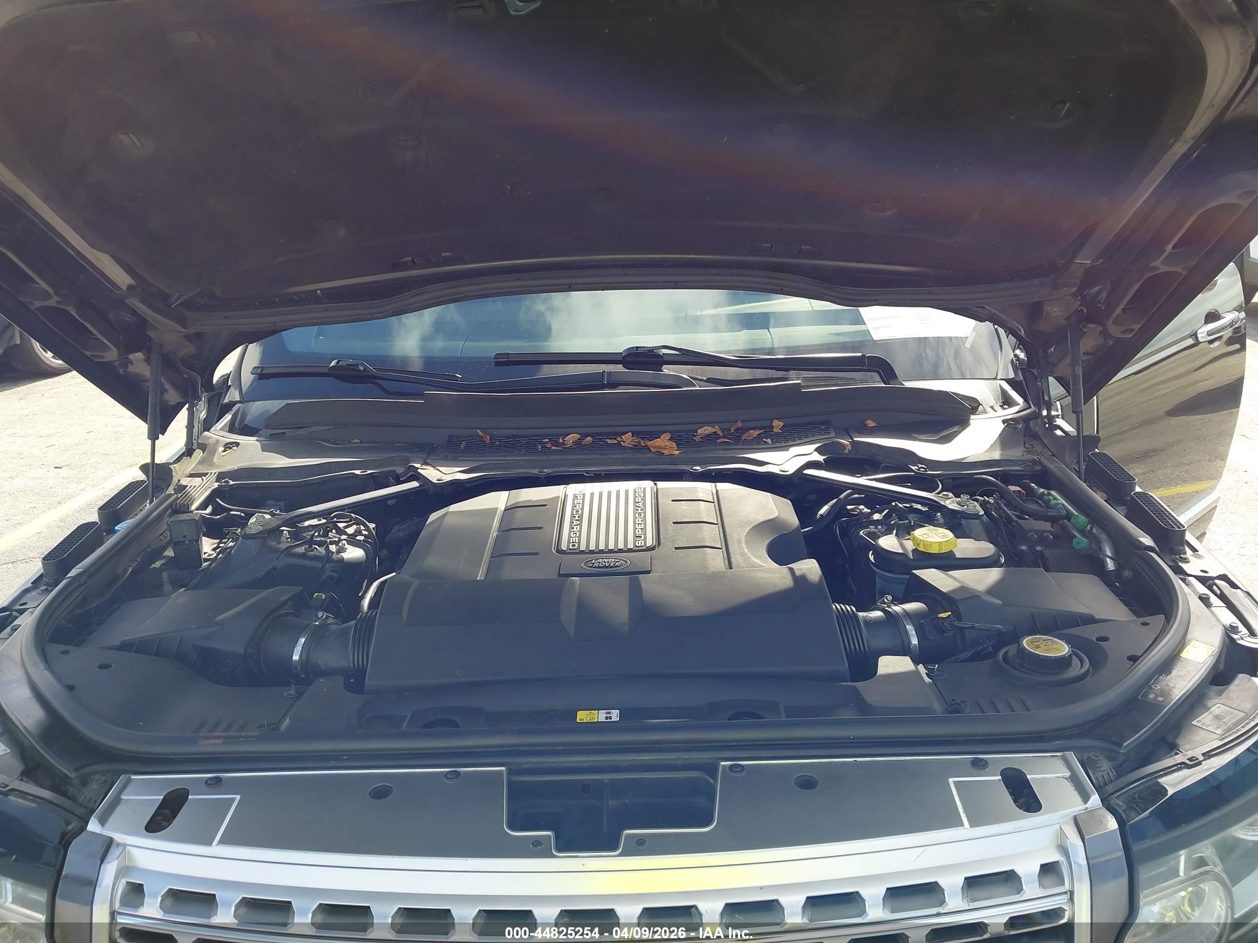 LAND ROVER image 10