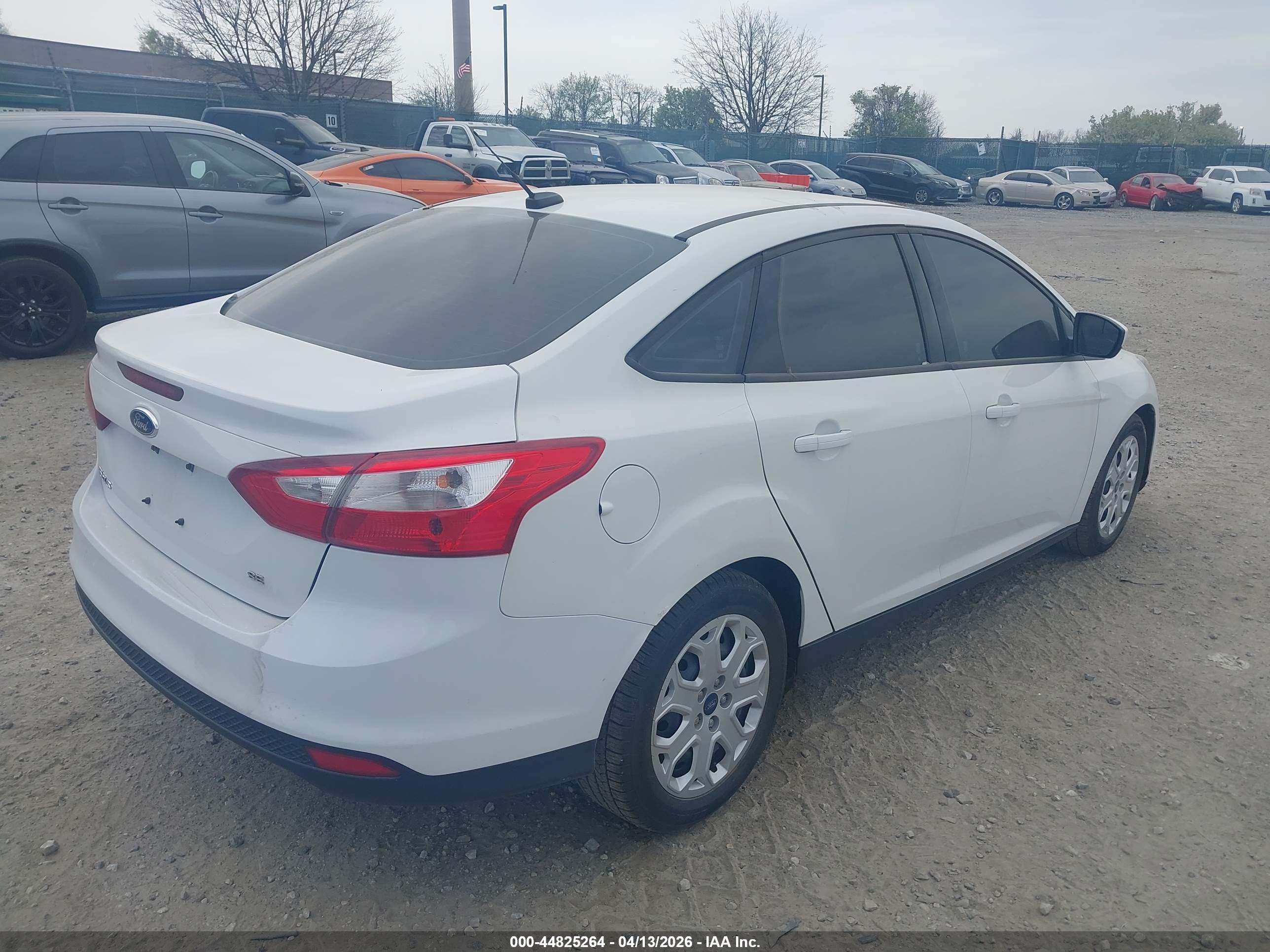 FORD FOCUS image 4