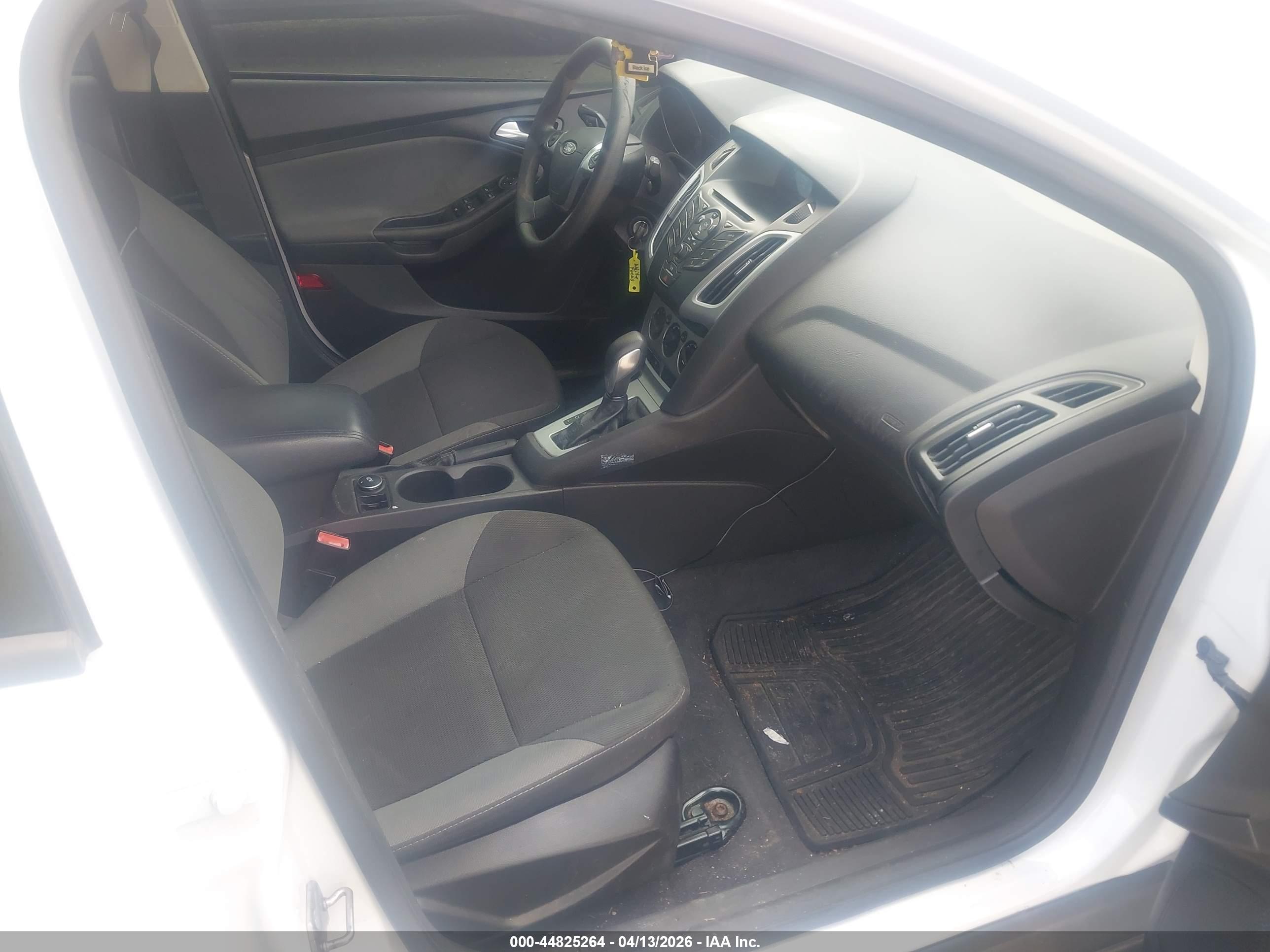 FORD FOCUS image 5