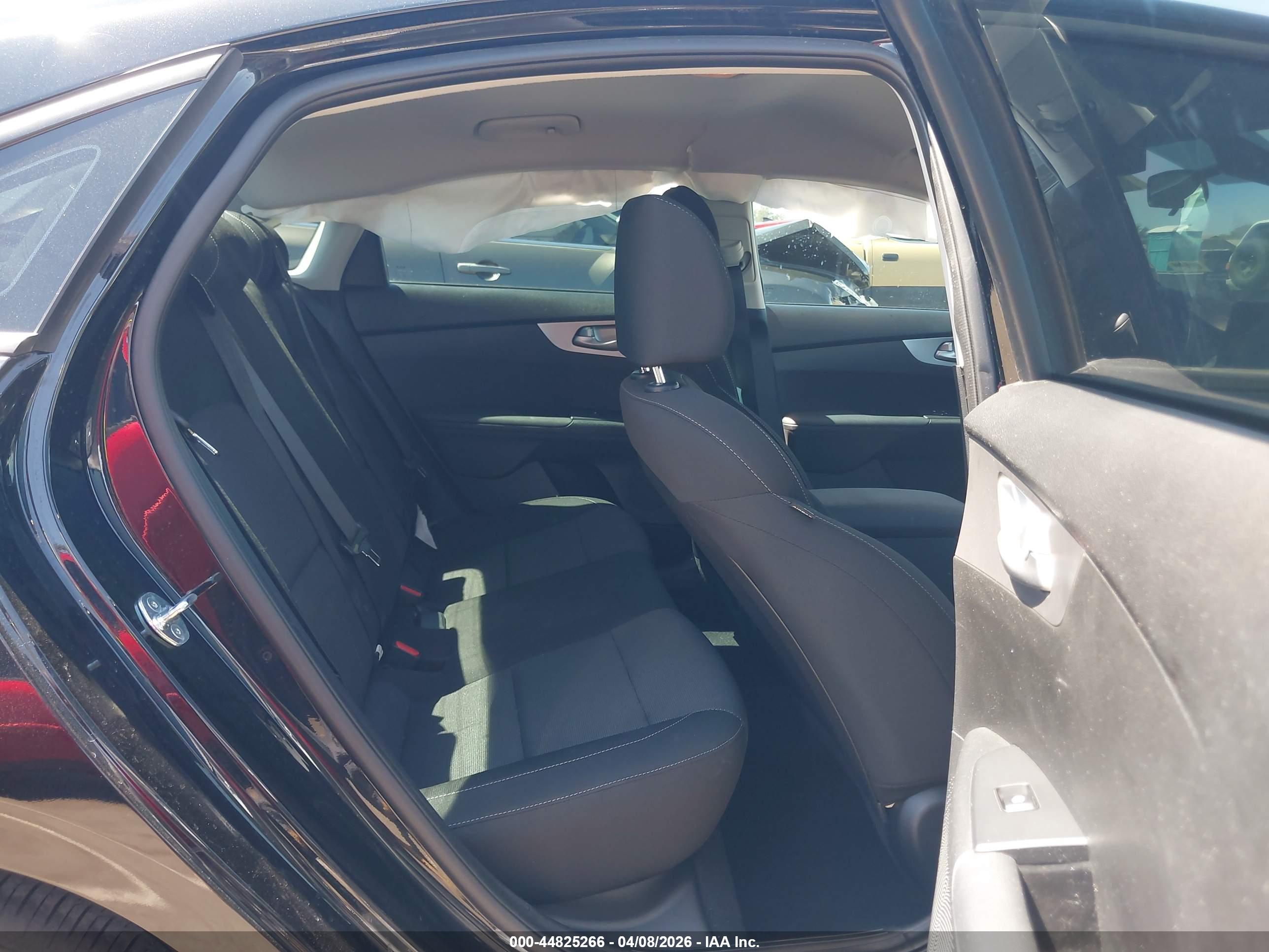 KIA FORTE image 8