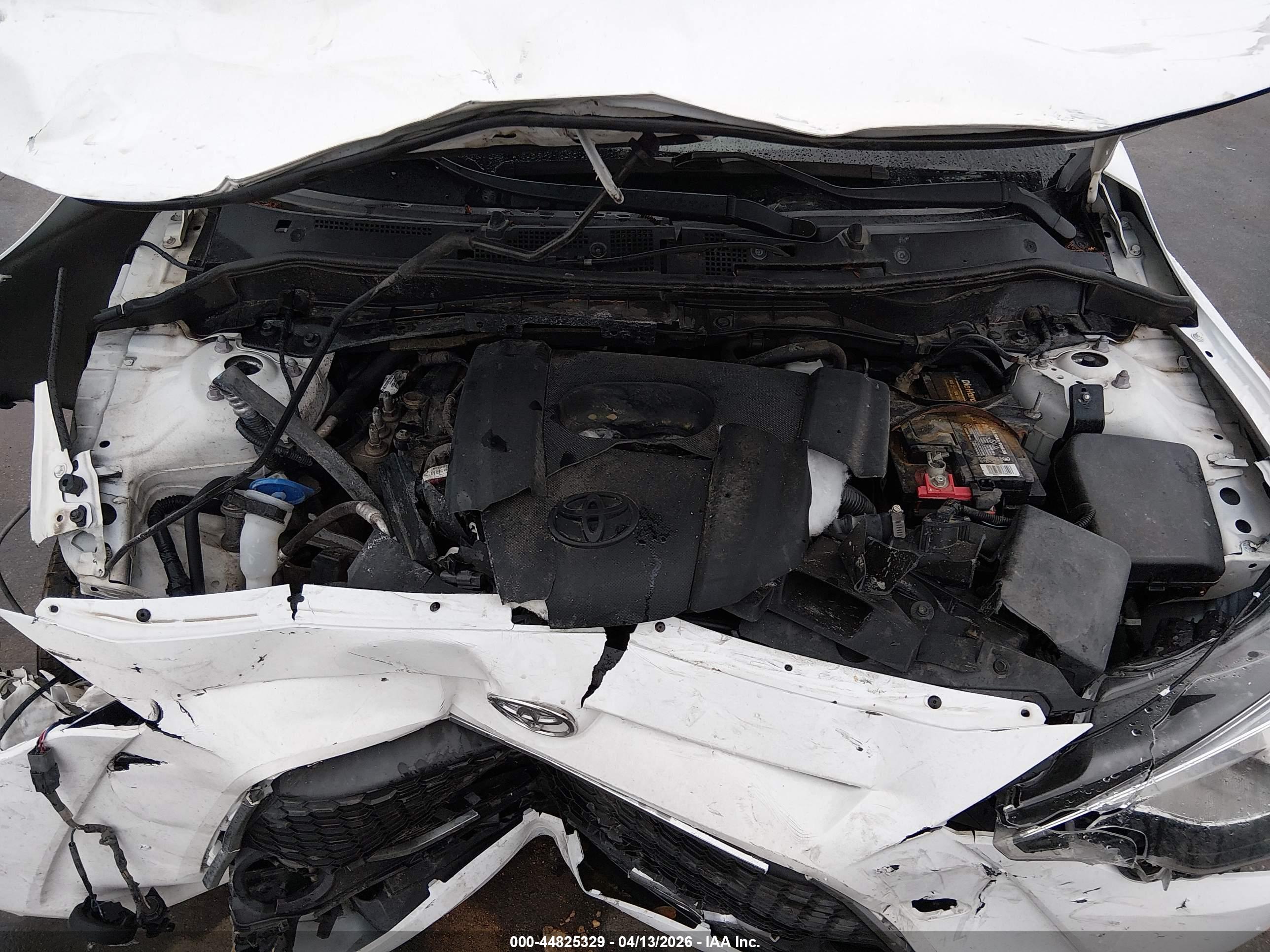 TOYOTA YARIS image 10