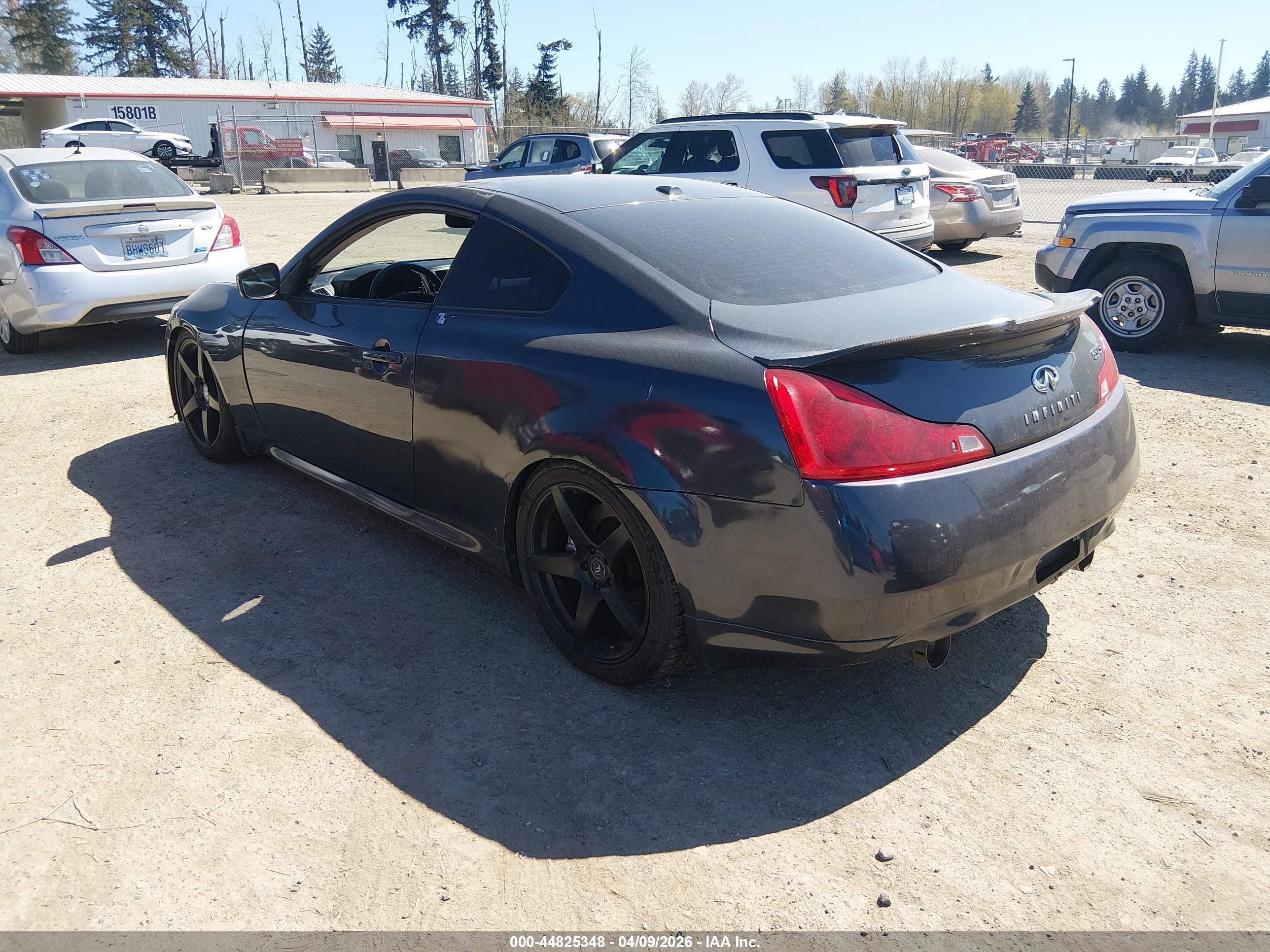 INFINITI G37 image 3