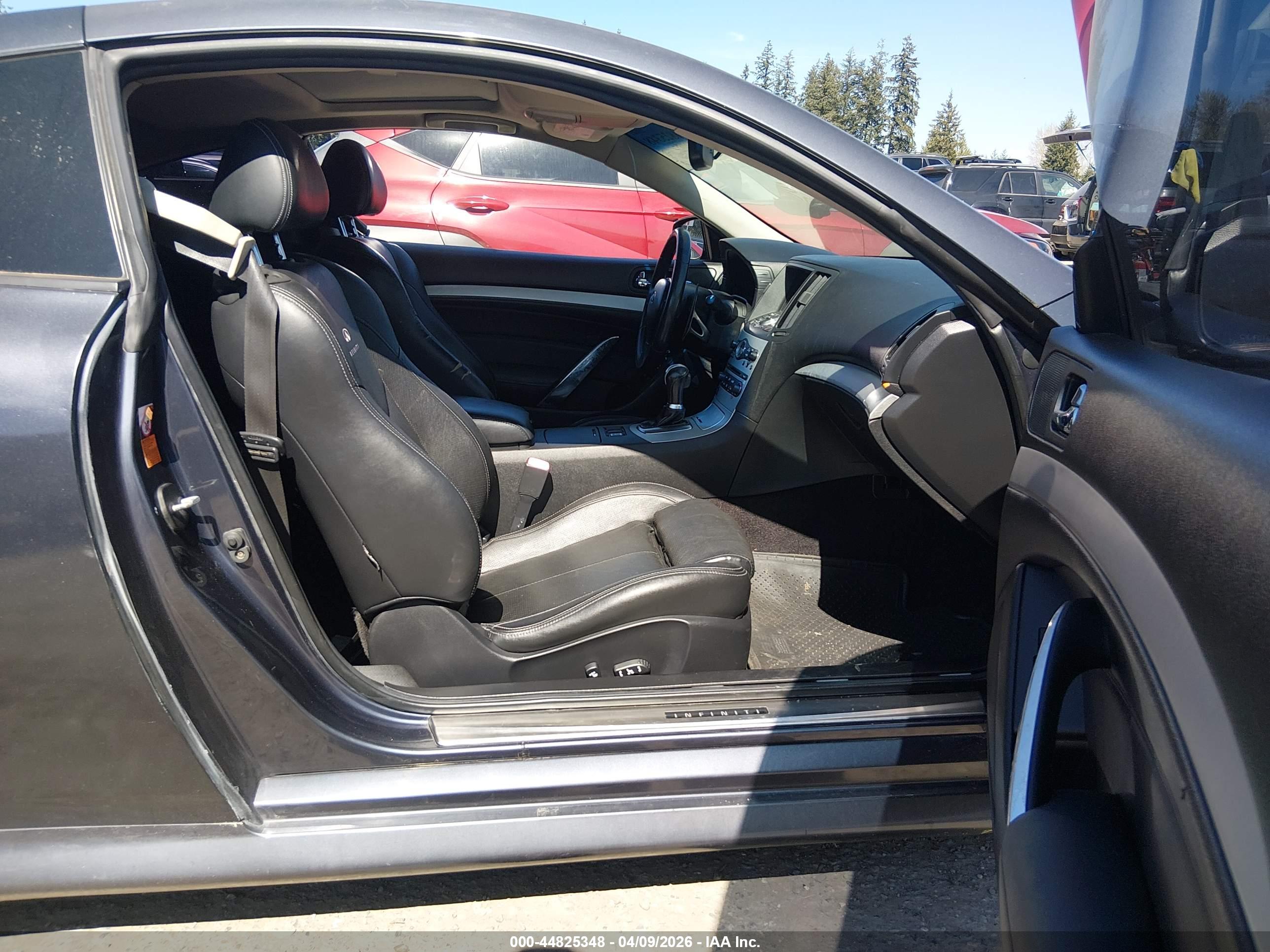 INFINITI G37 image 5