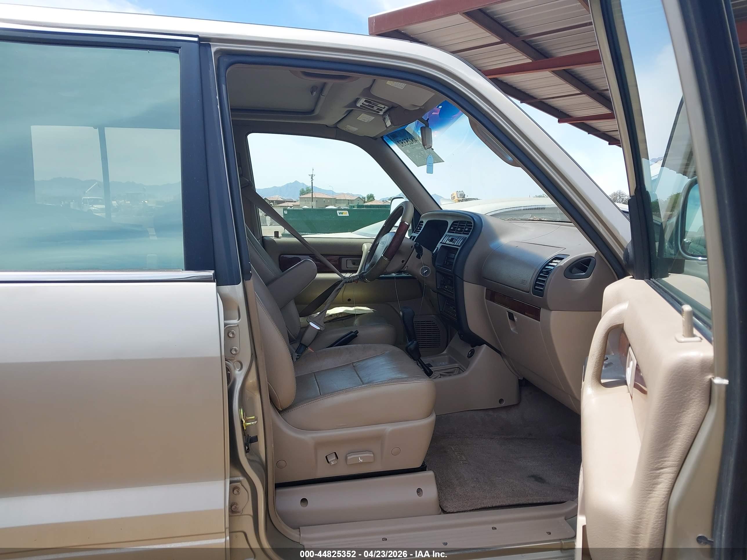 ISUZU TROOPER image 5