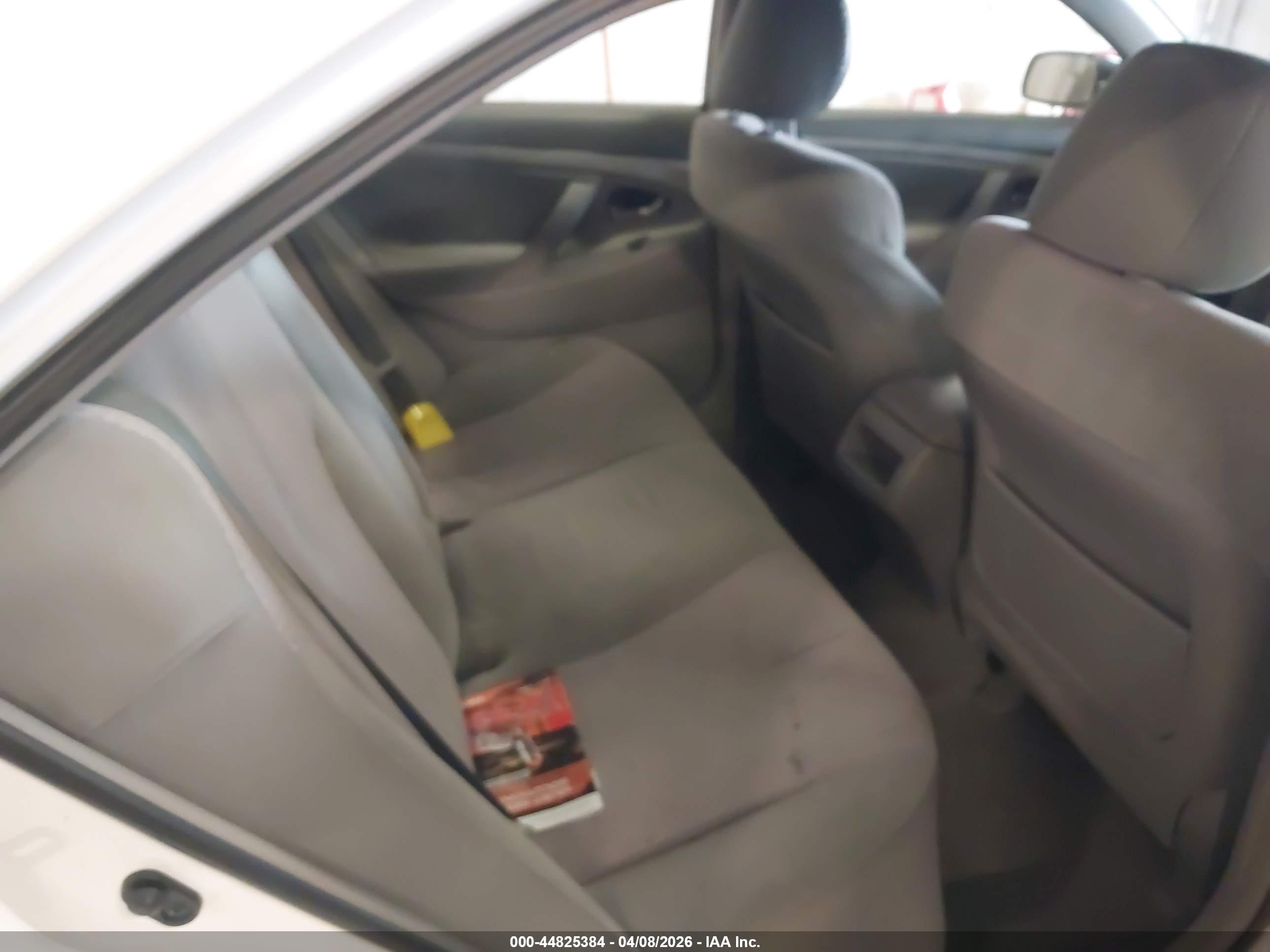 TOYOTA CAMRY image 8