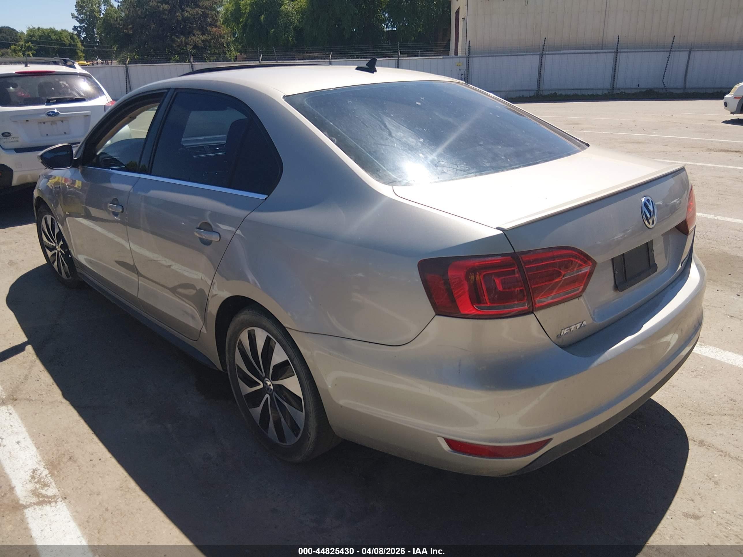 VOLKSWAGEN JETTA image 3