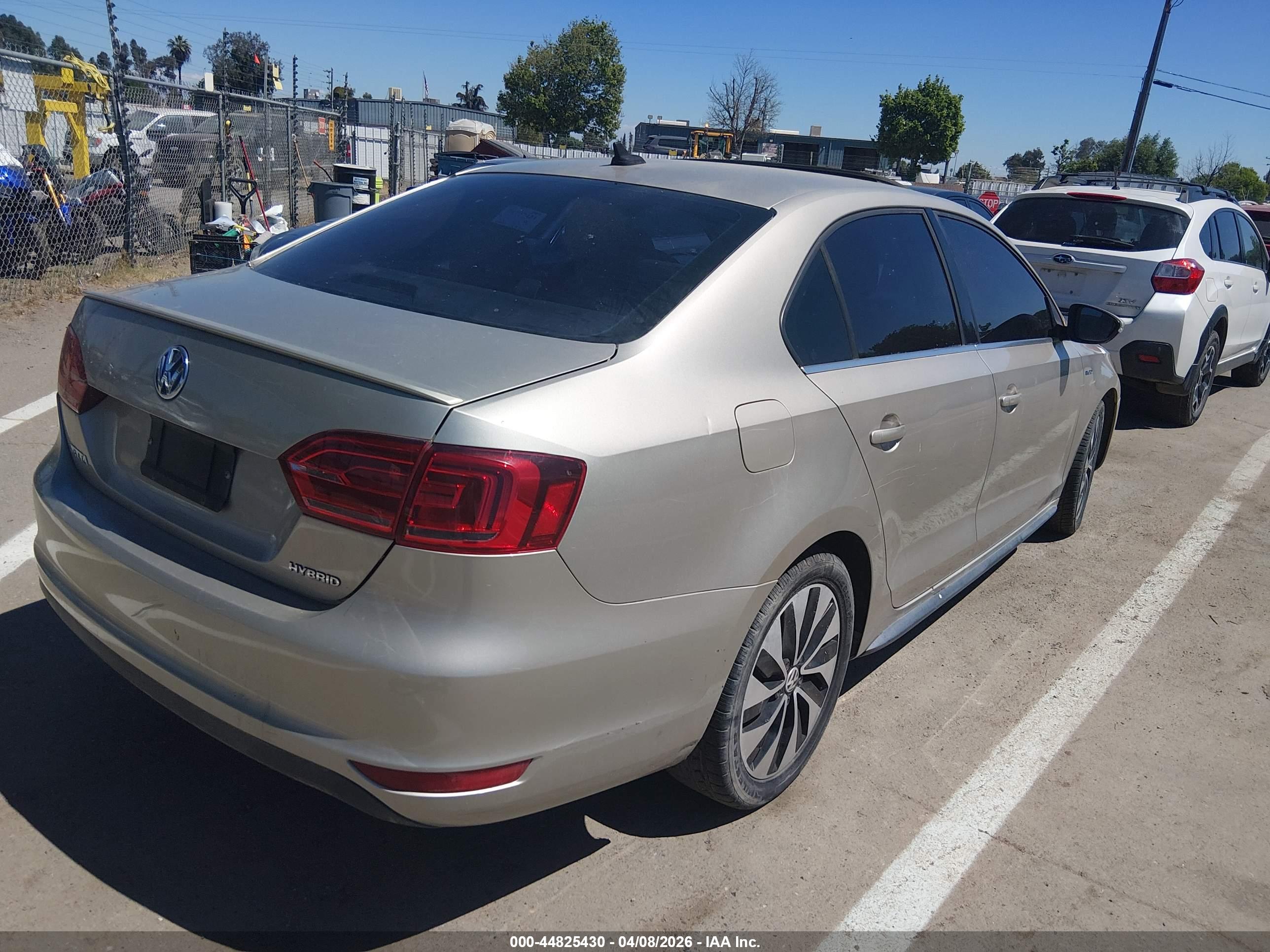 VOLKSWAGEN JETTA image 4