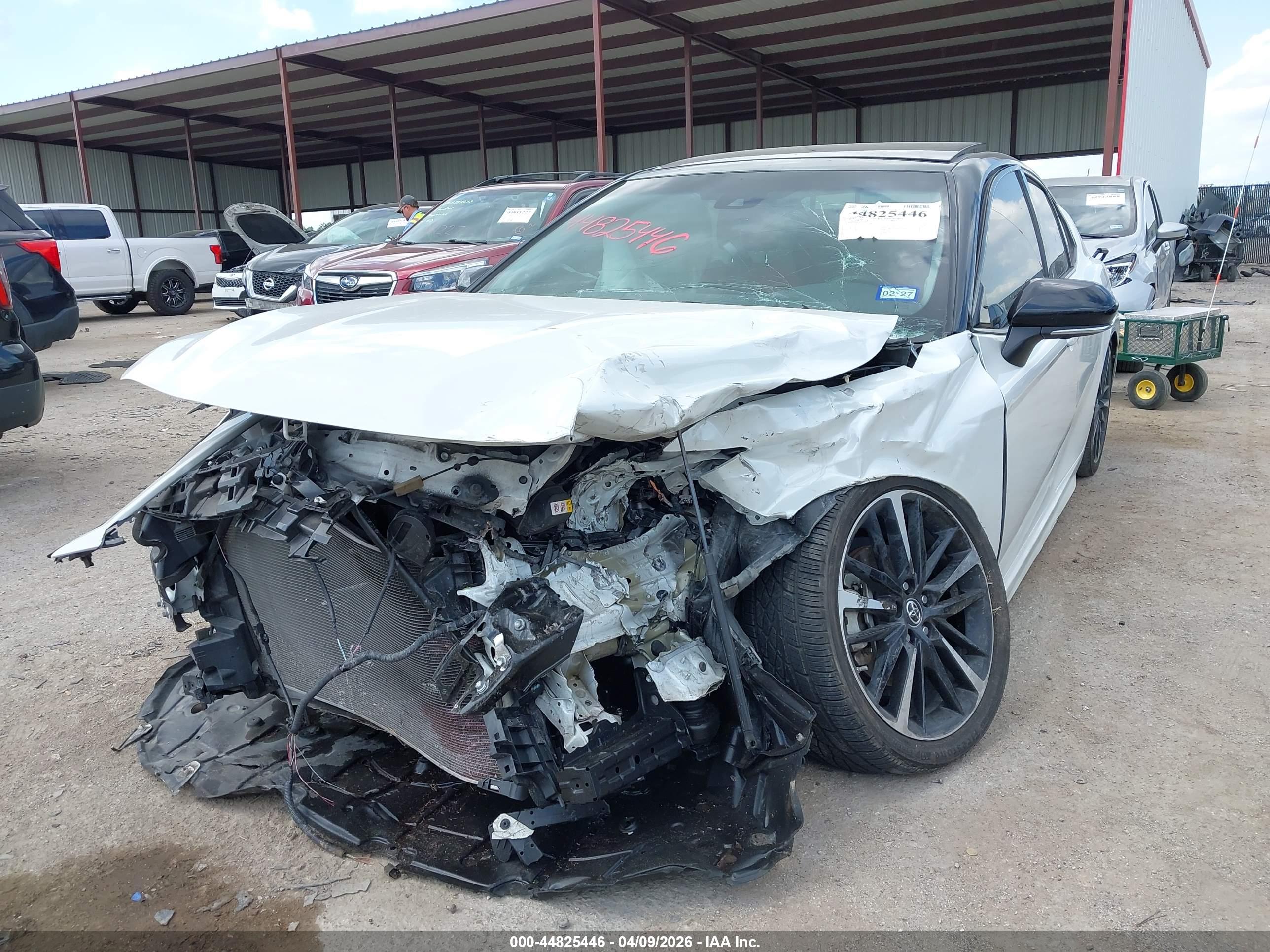 TOYOTA CAMRY image 2
