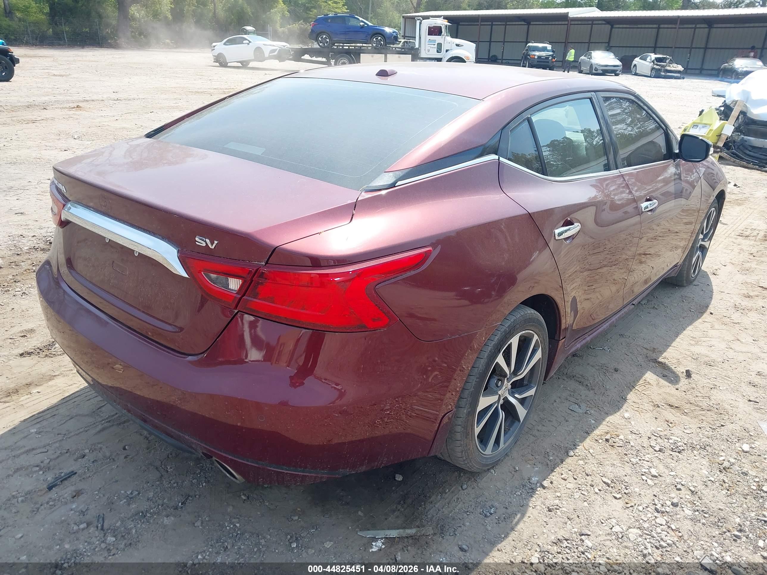 NISSAN MAXIMA image 4