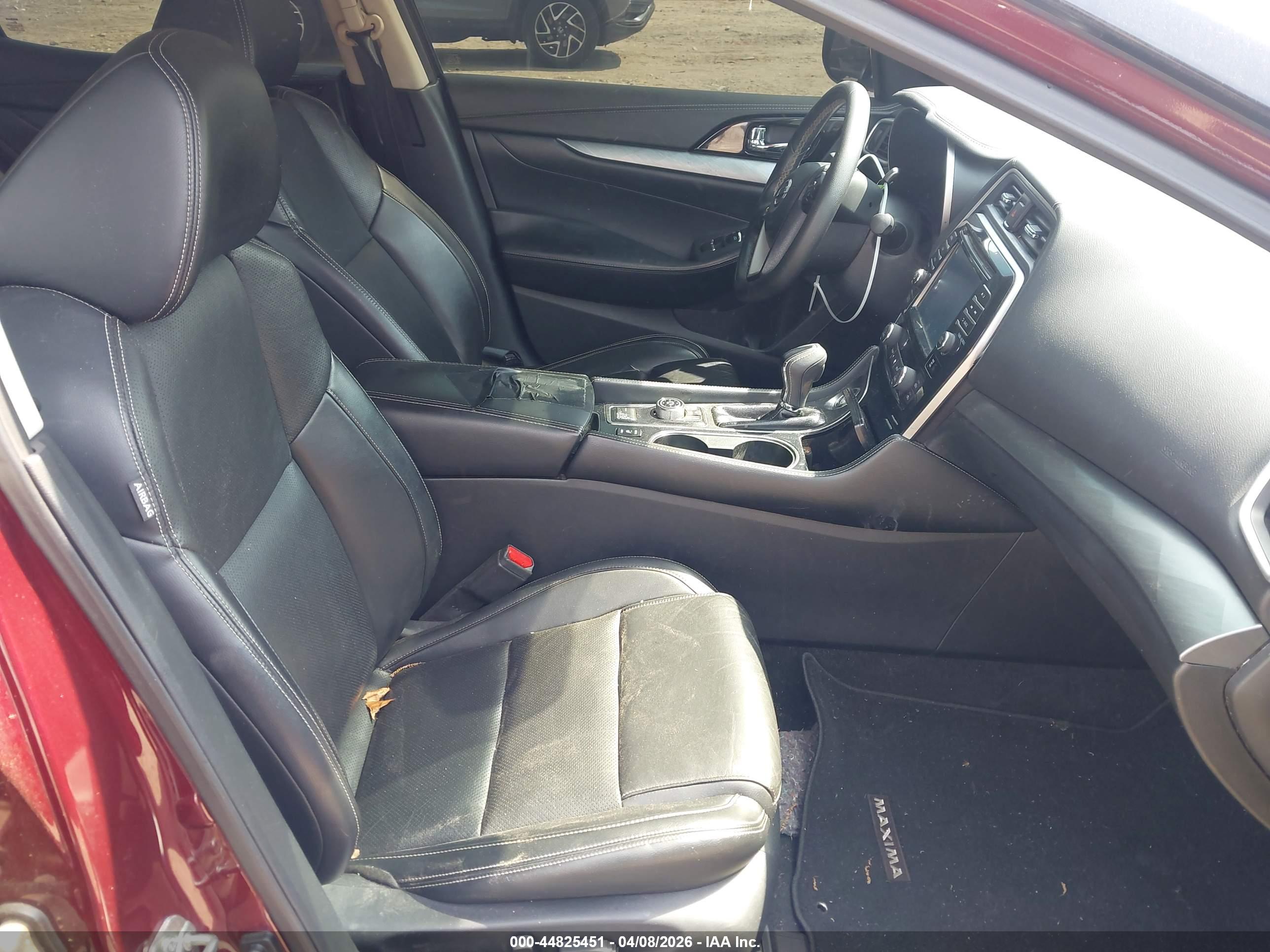 NISSAN MAXIMA image 5
