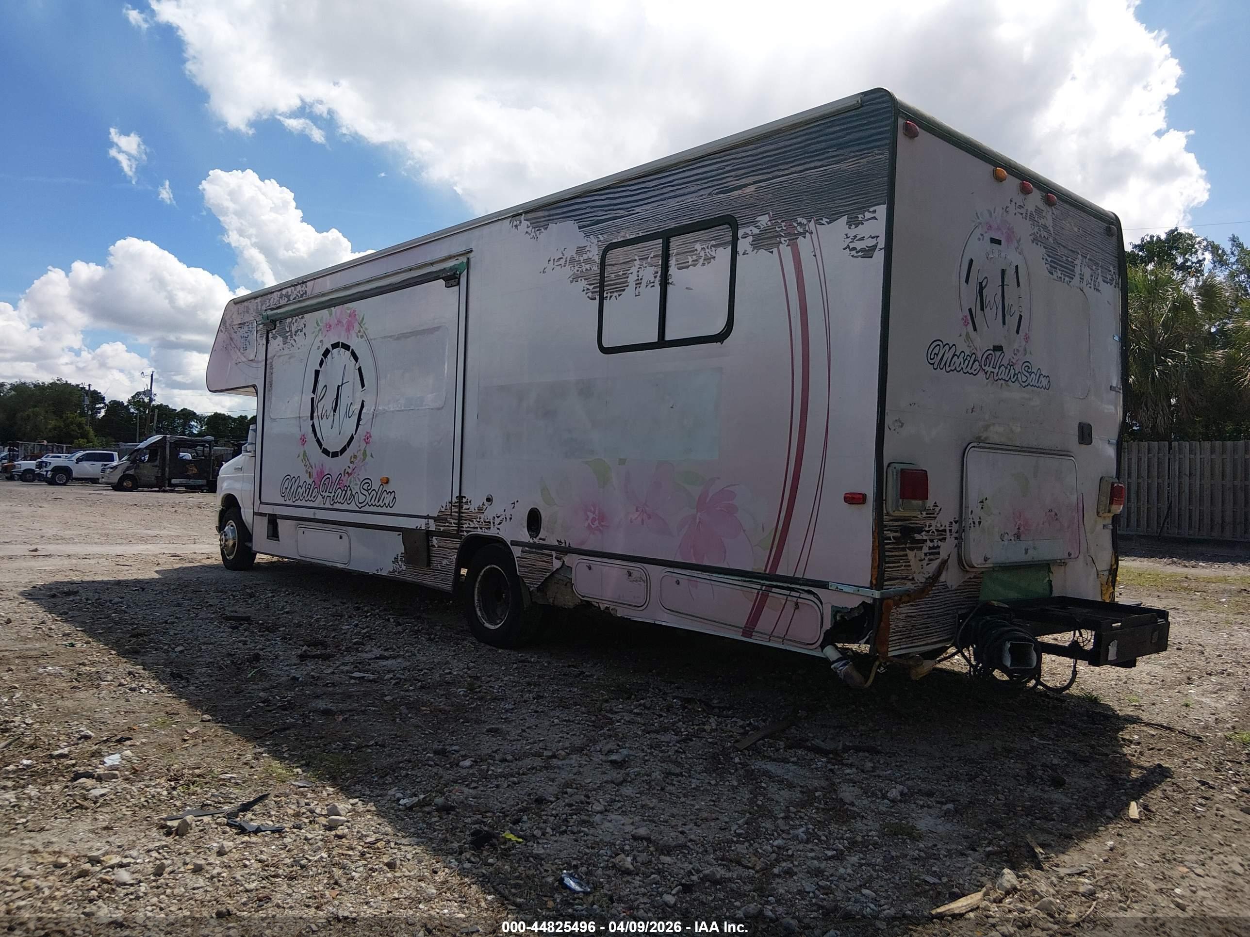 FORD E-450 image 3