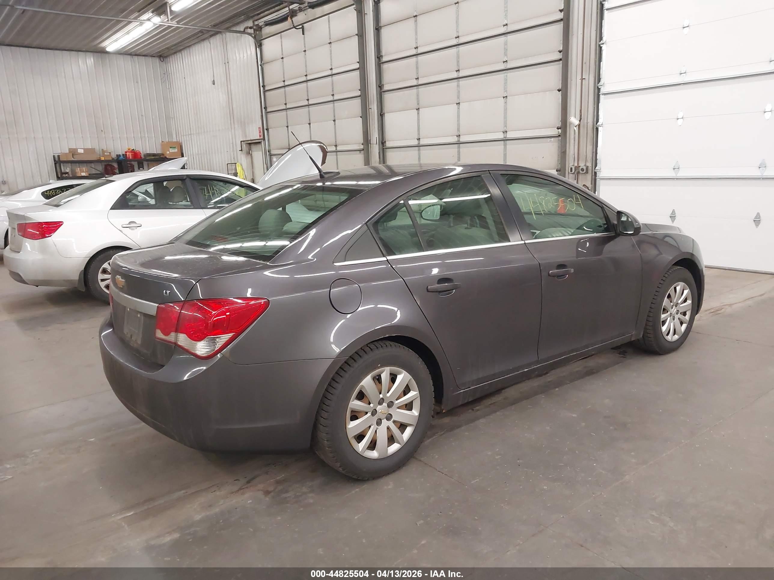 CHEVROLET CRUZE image 4