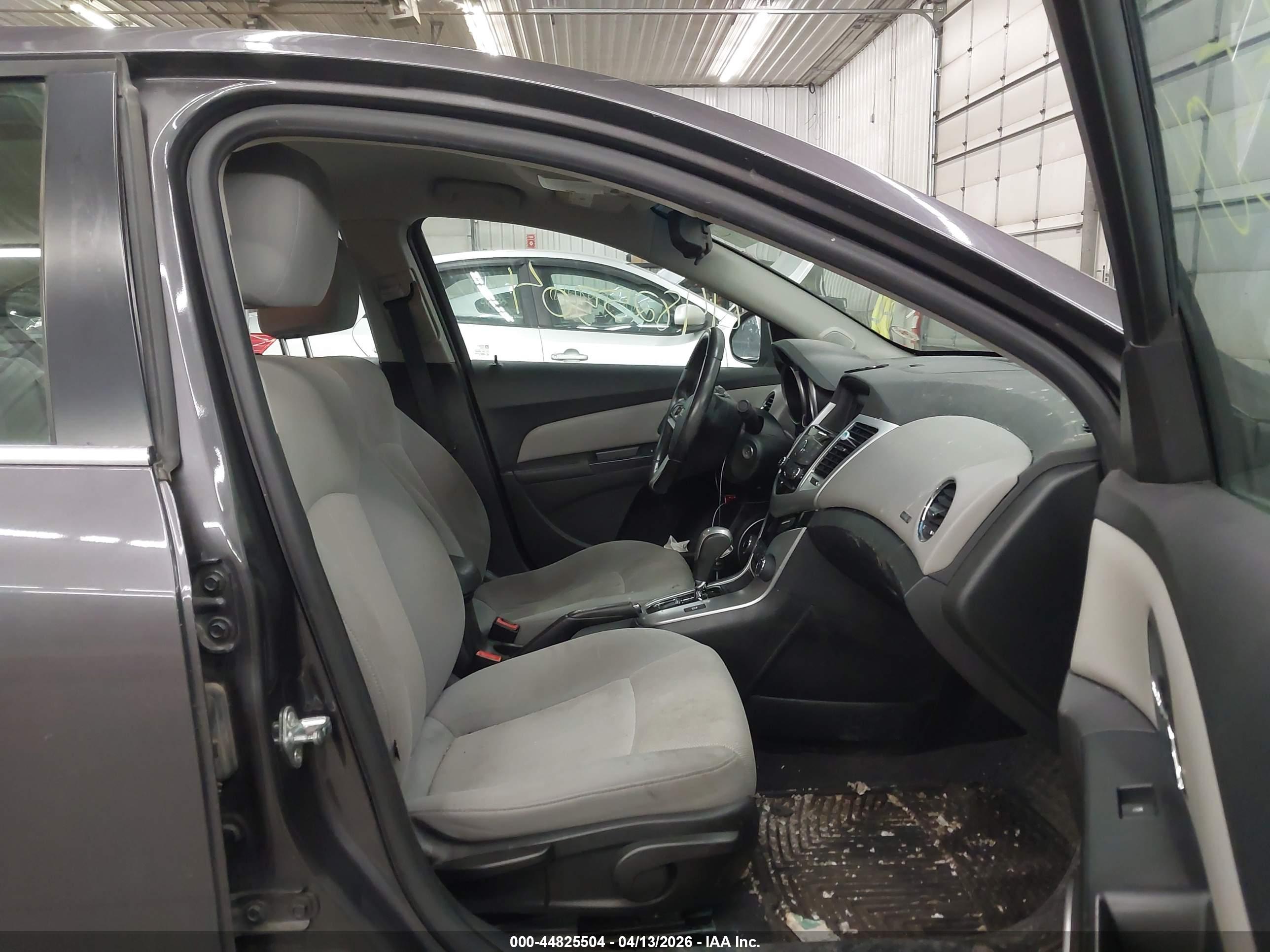 CHEVROLET CRUZE image 5