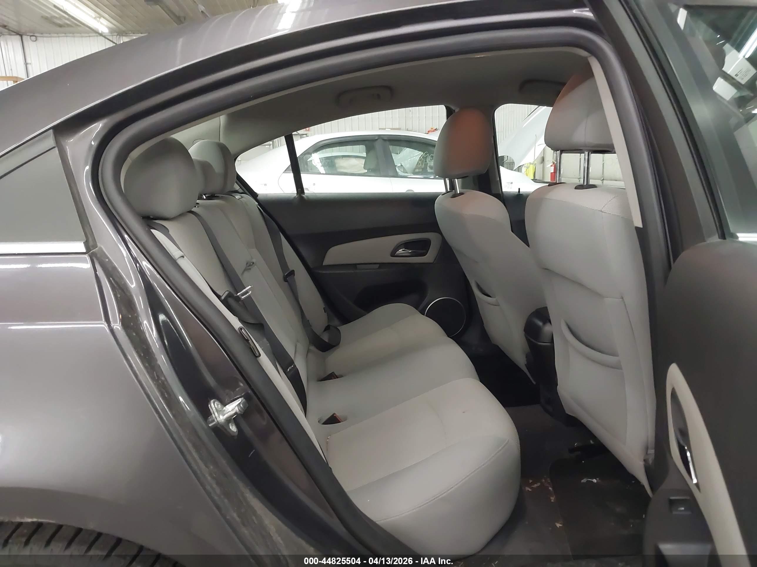 CHEVROLET CRUZE image 8