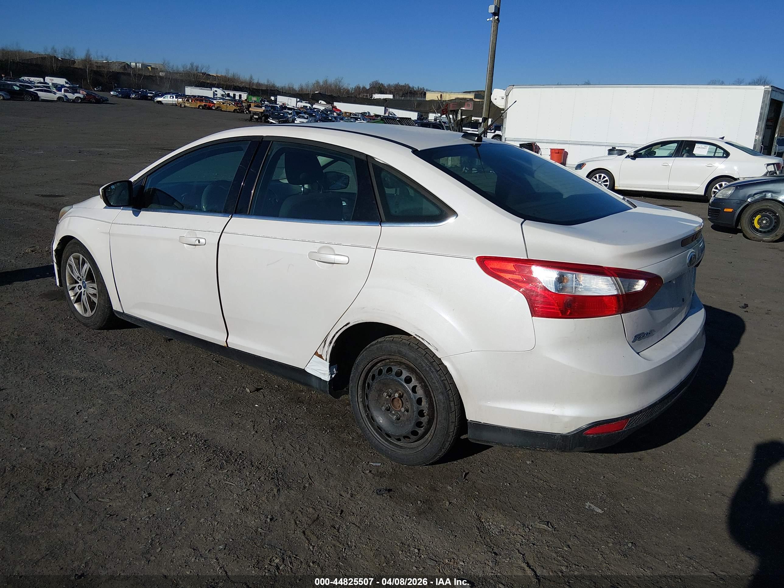 FORD FOCUS image 3