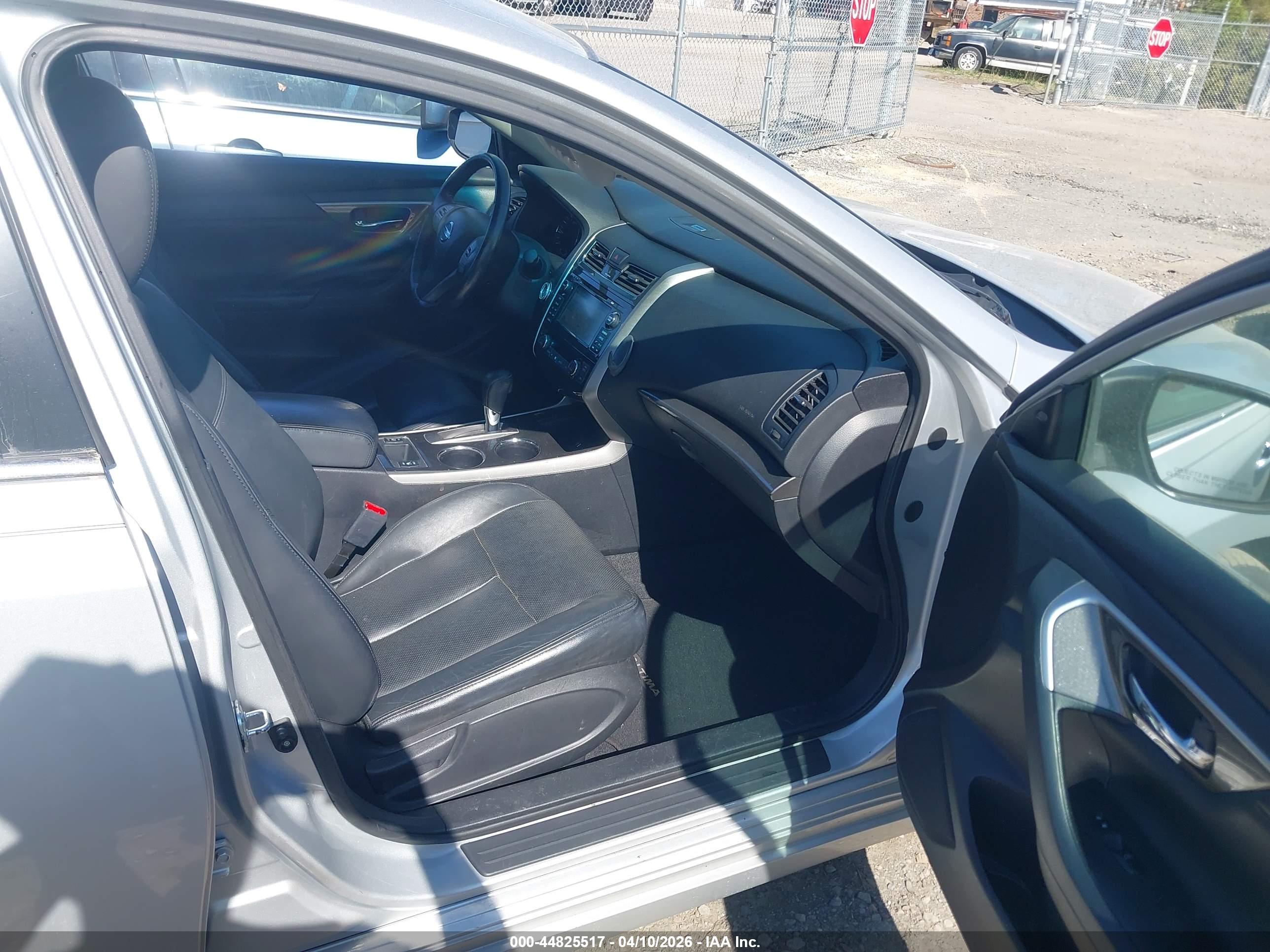 NISSAN ALTIMA image 5