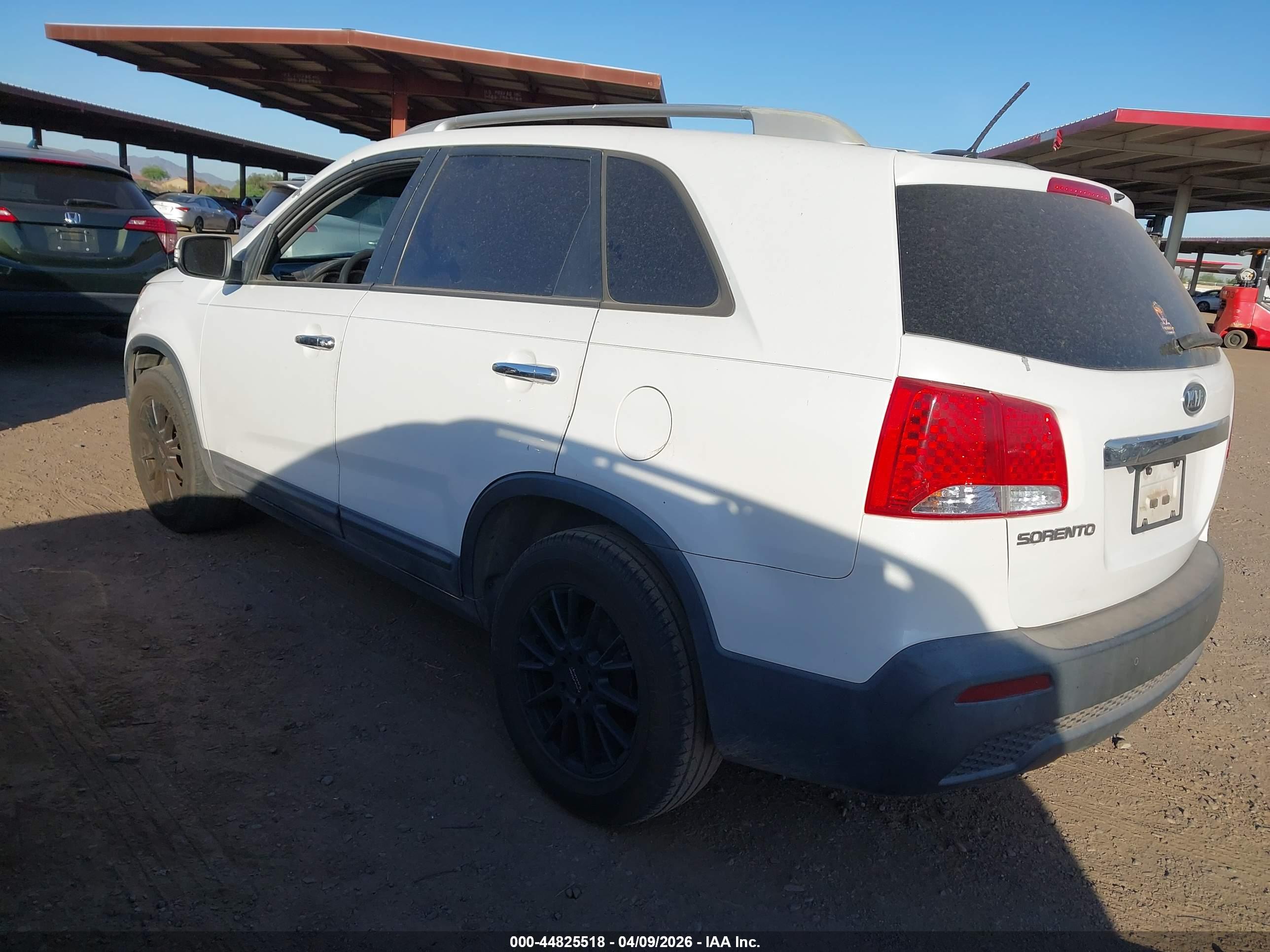 KIA SORENTO image 3