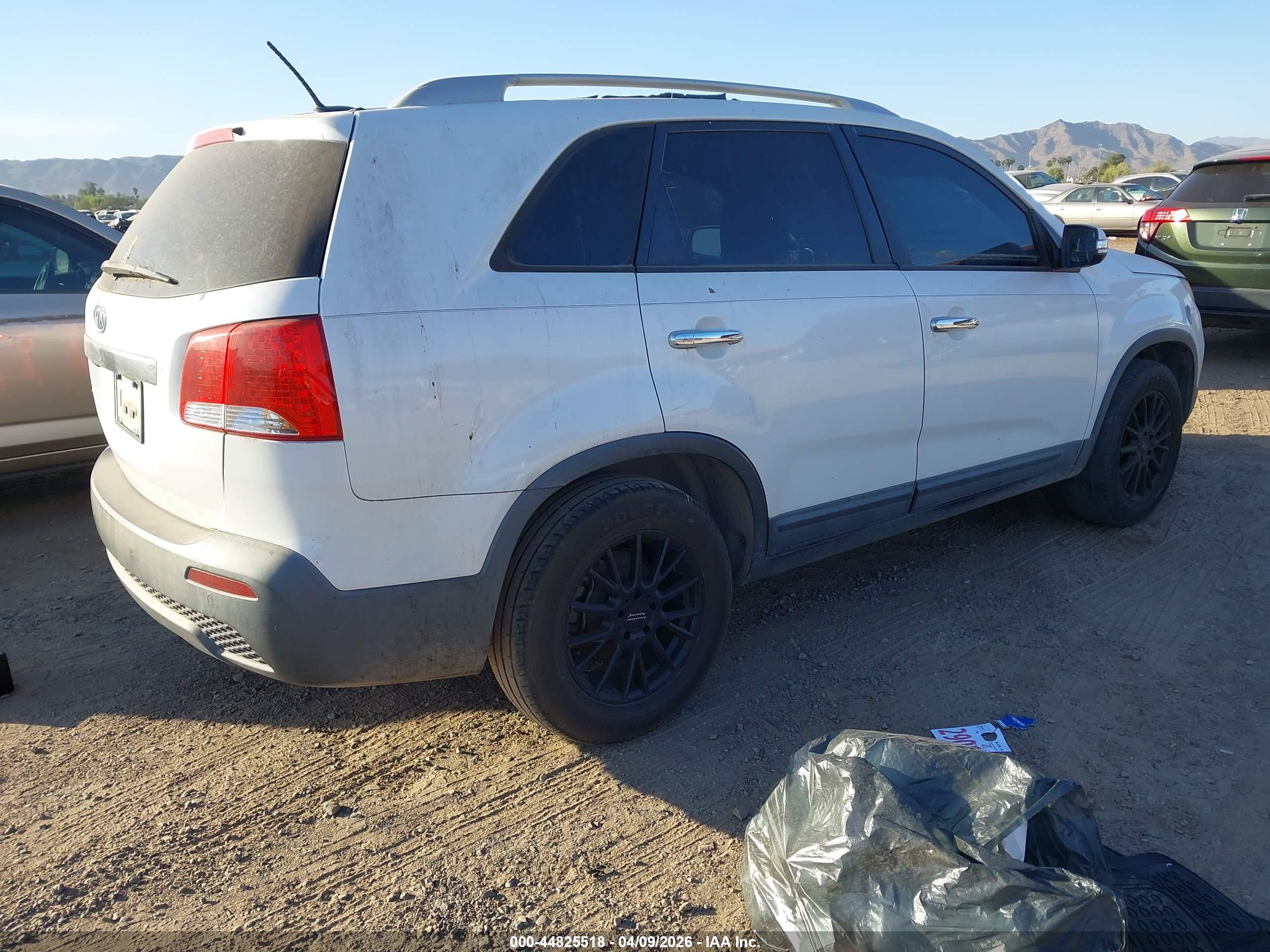 KIA SORENTO image 4