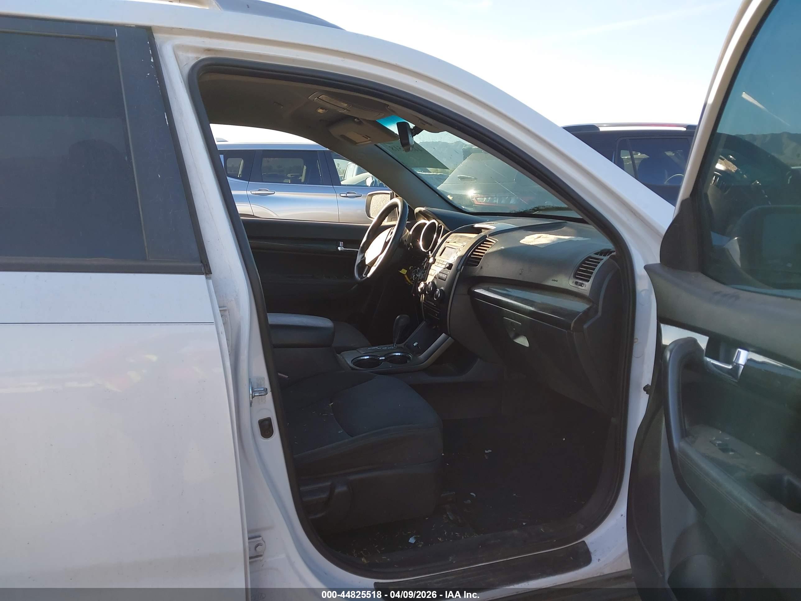 KIA SORENTO image 5