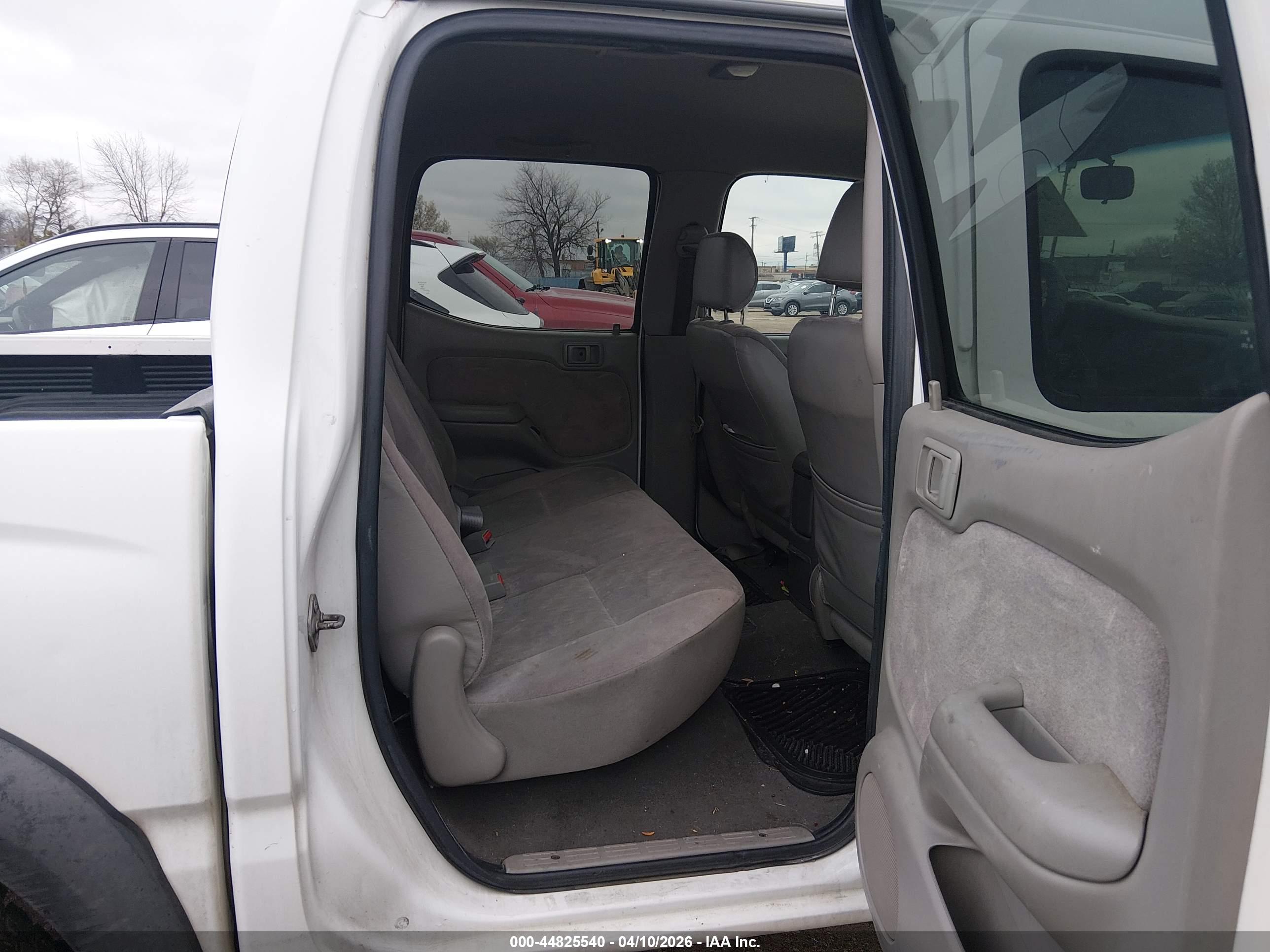 TOYOTA TACOMA image 8