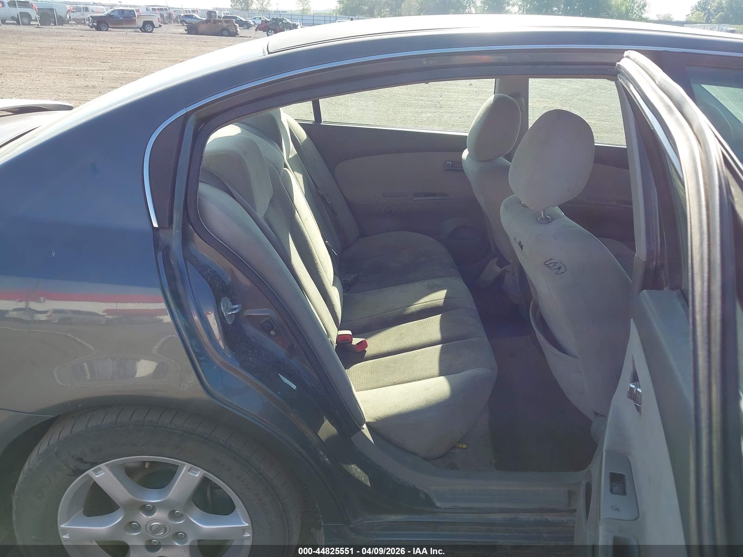 NISSAN ALTIMA image 8