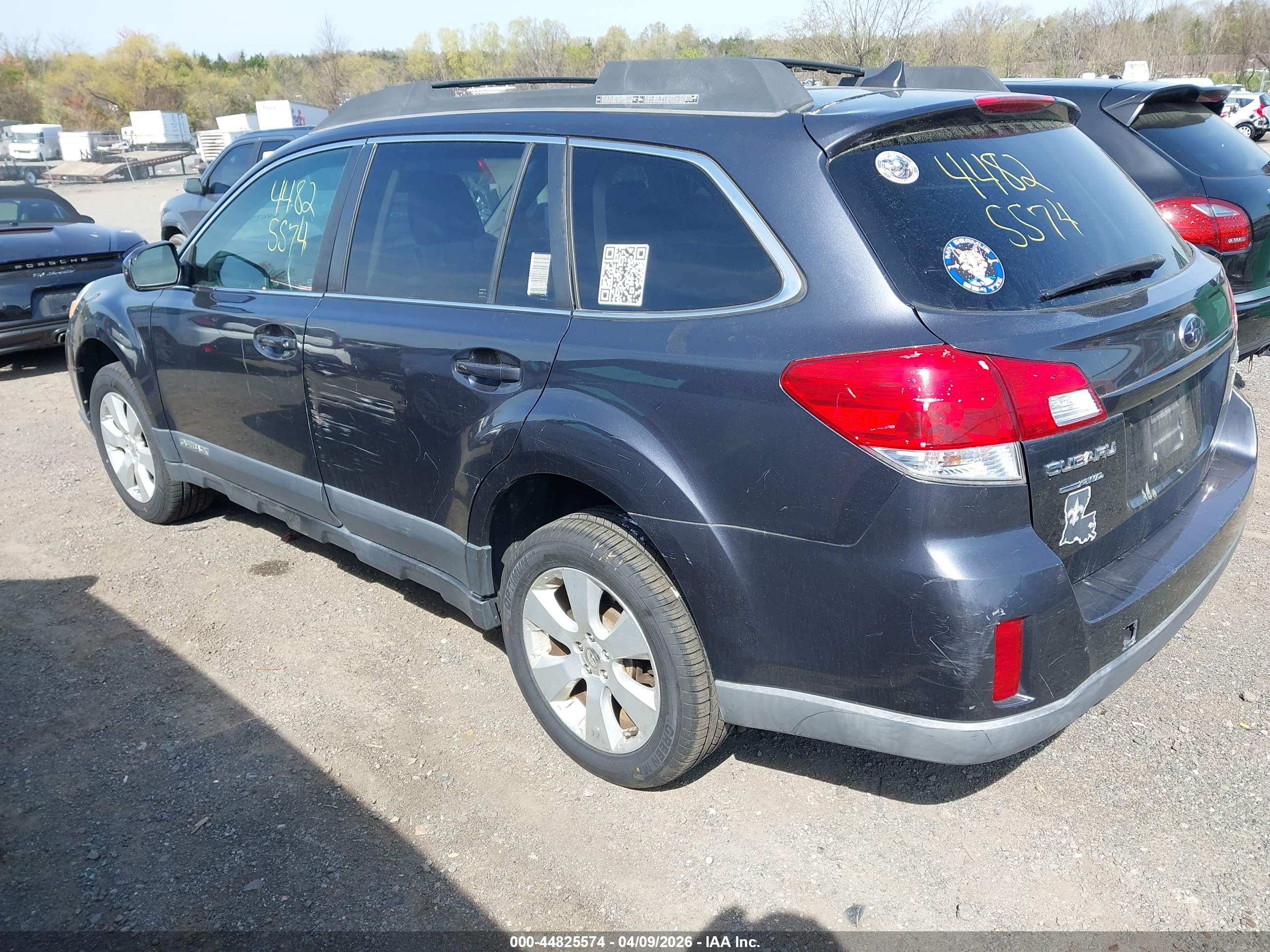 SUBARU OUTBACK image 3