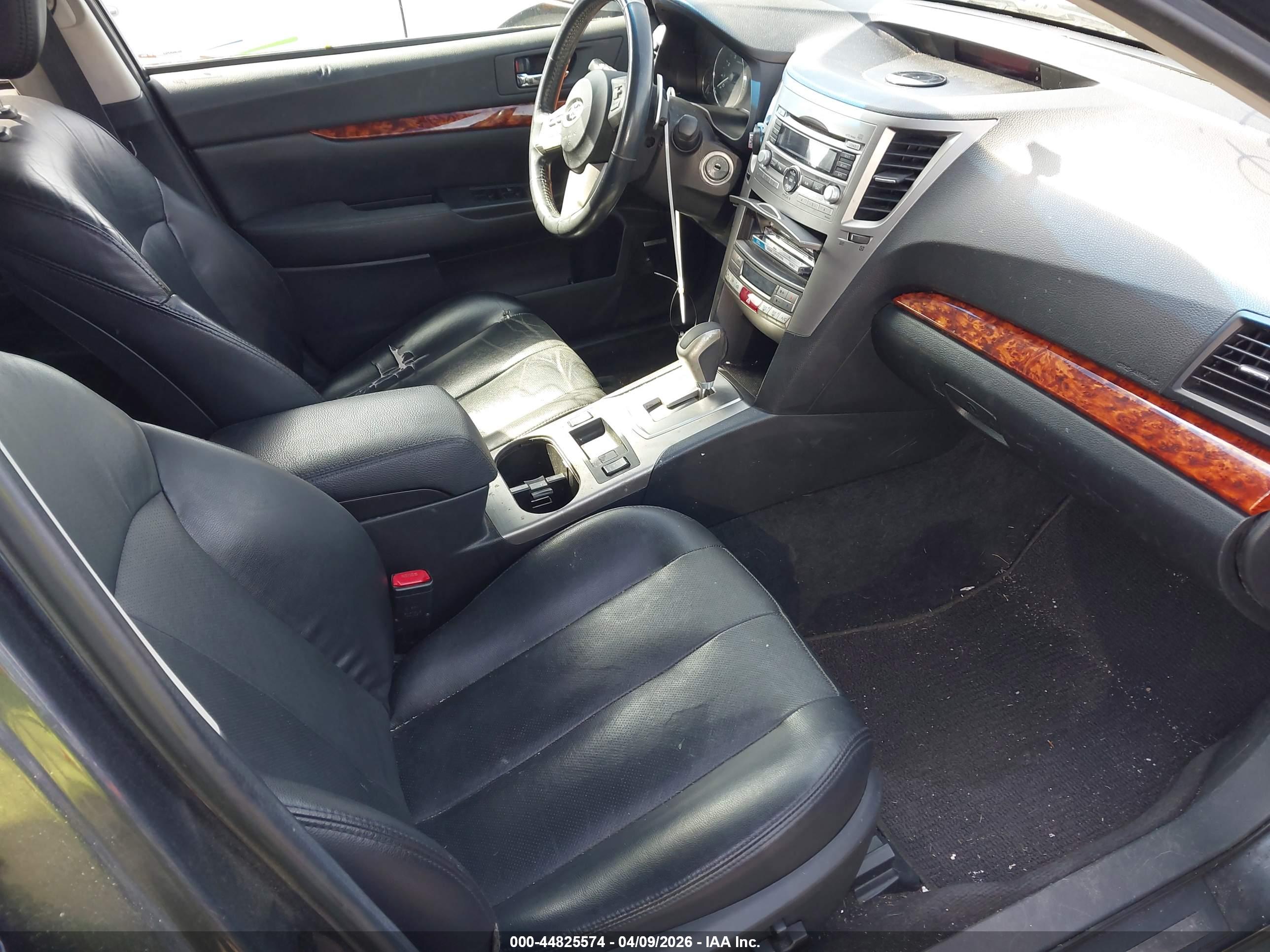 SUBARU OUTBACK image 5