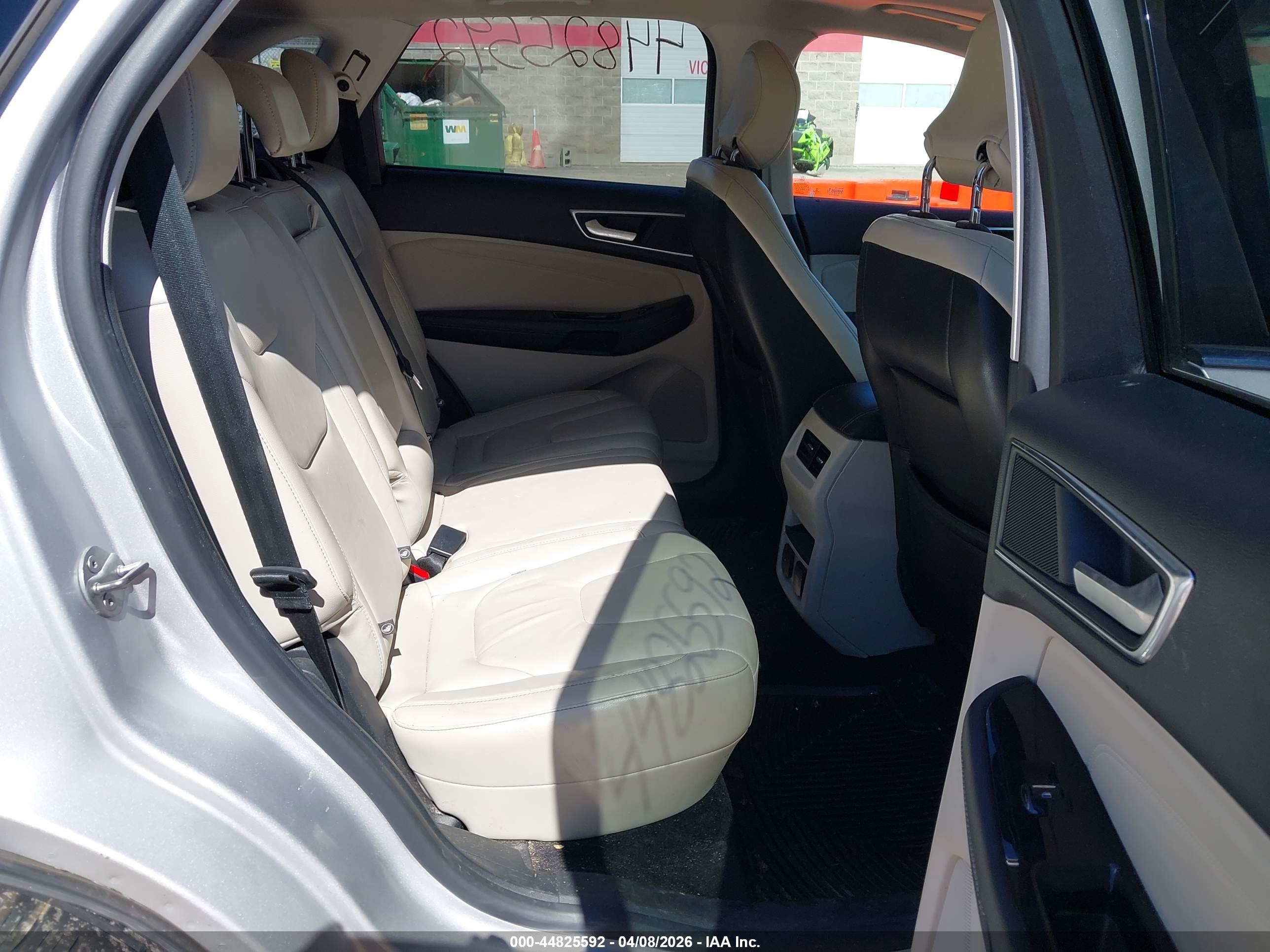 FORD EDGE image 8
